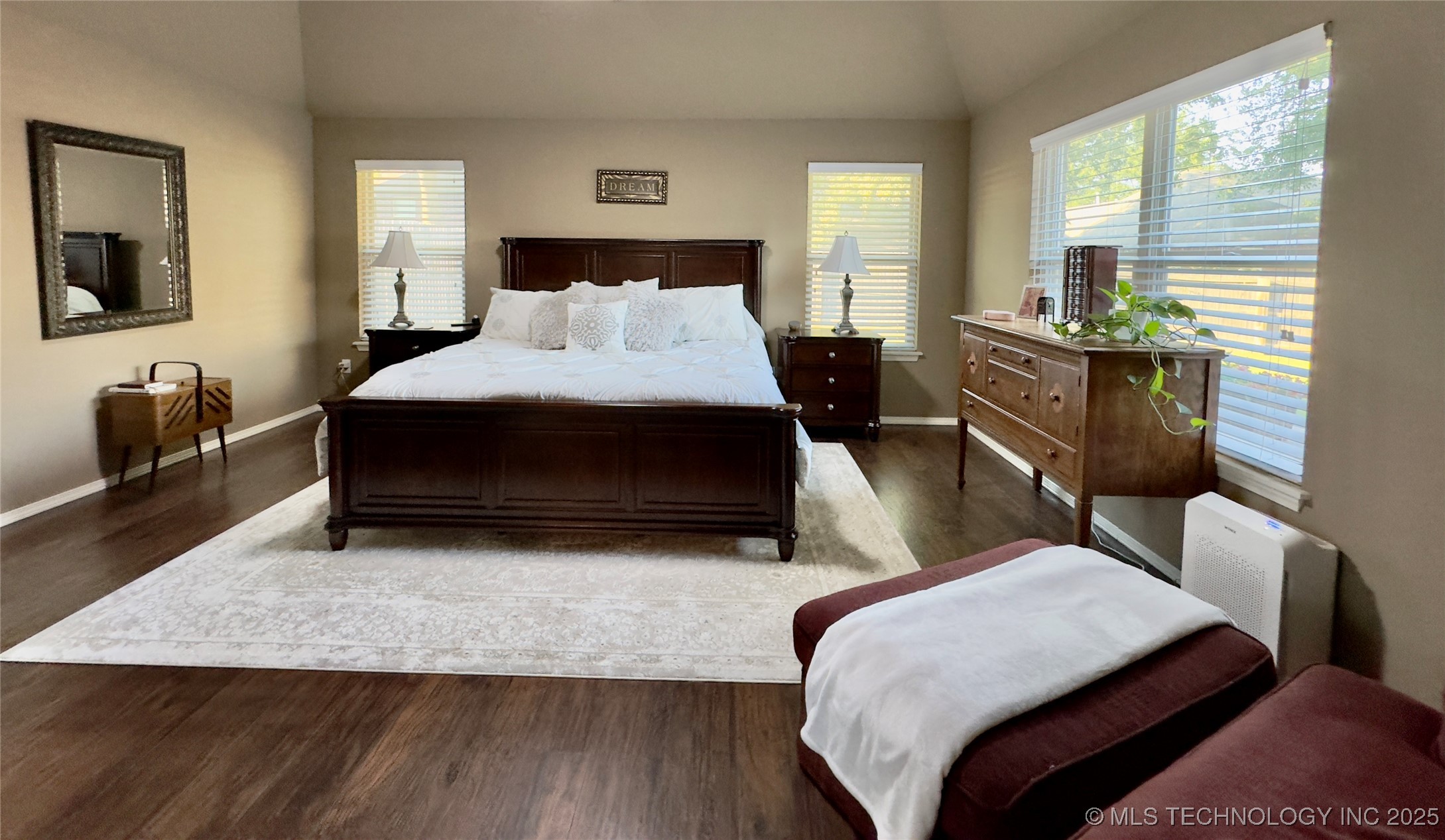 1812 E Jacksonville Street Property Photo 16