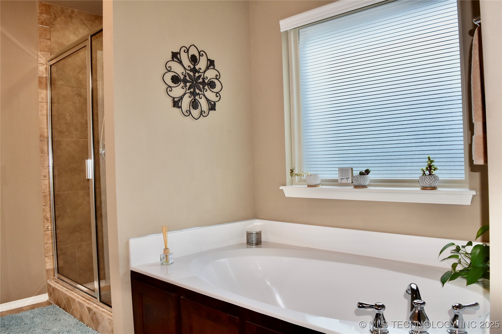 1812 E Jacksonville Street Property Photo 19