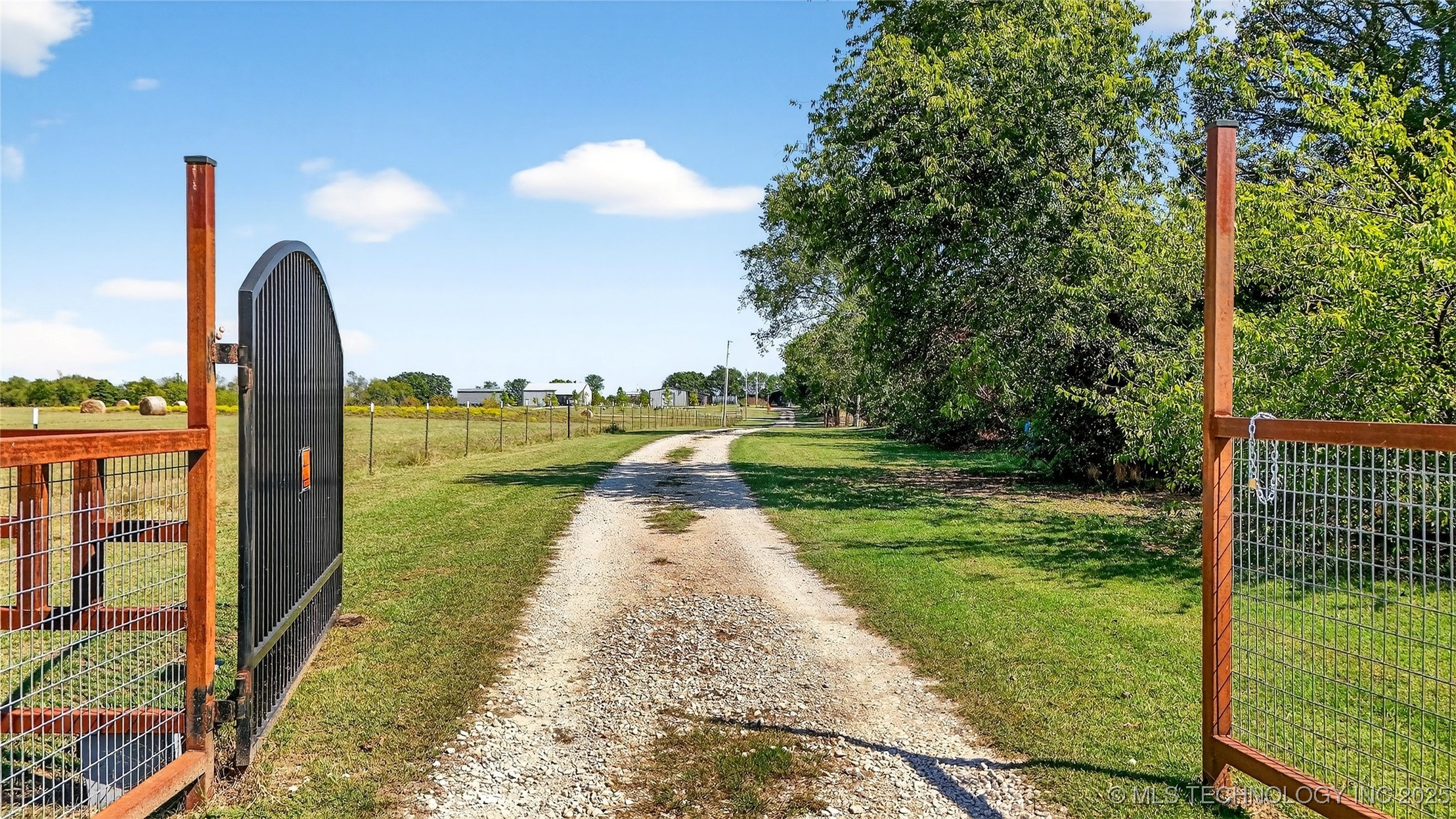 16980 Hayes Road Property Photo 3