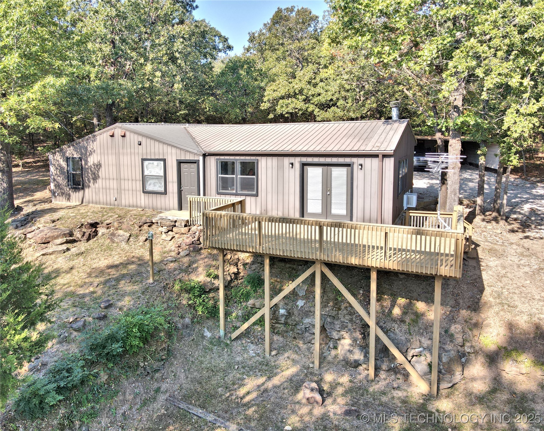 246 Imperial Boulevard Property Photo 1