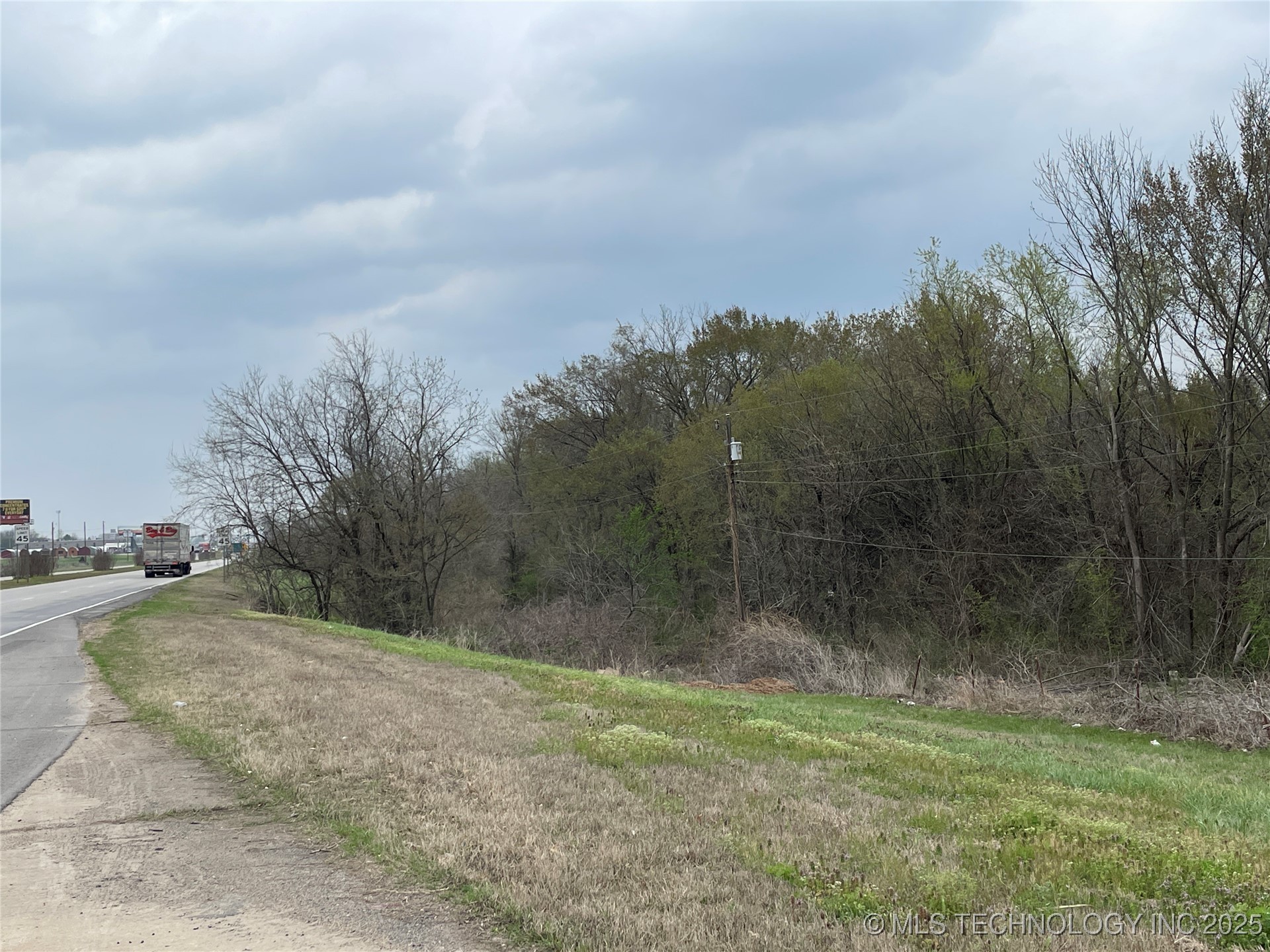 S 32nd Street Property Photo 4