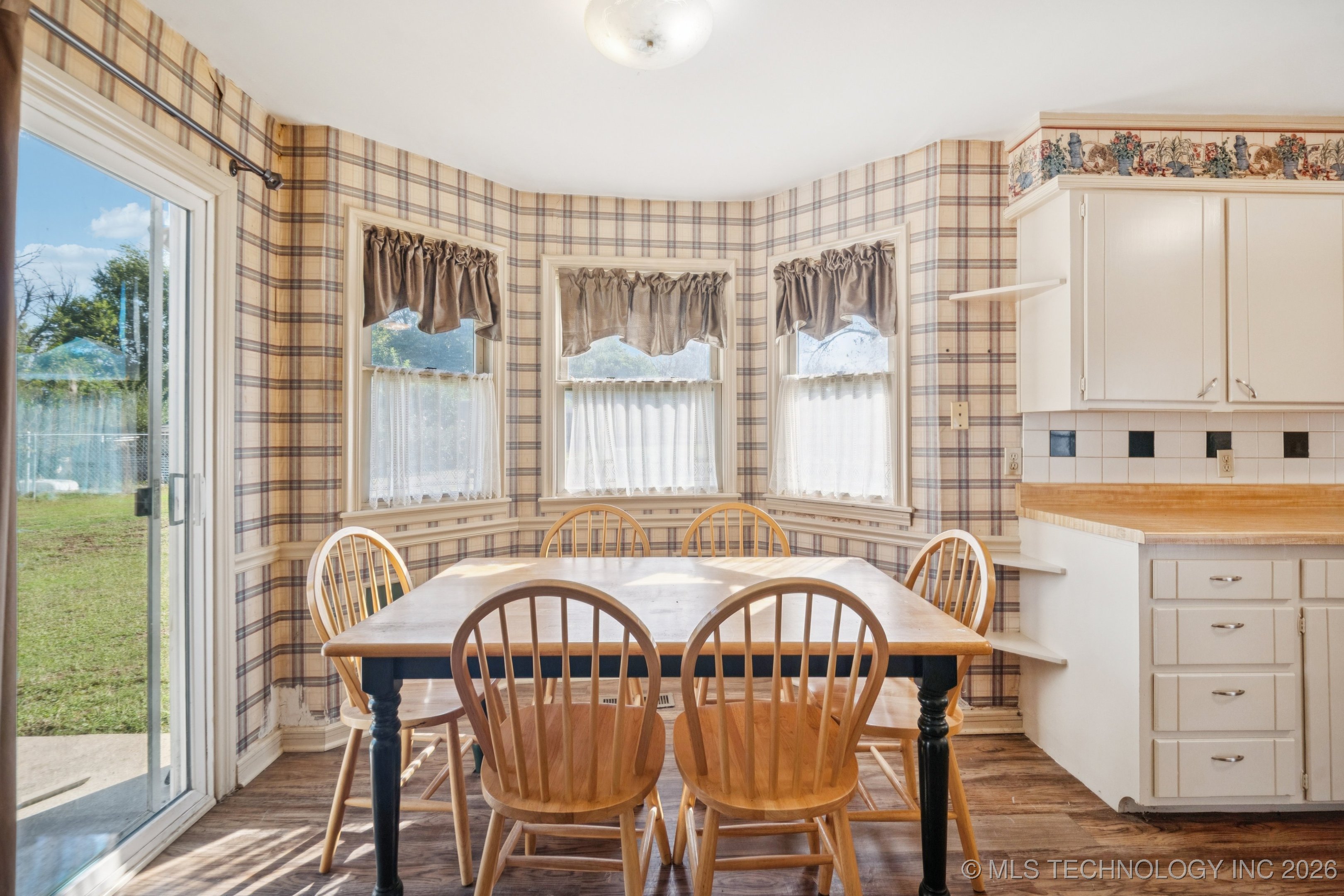 10459 S 257th East Avenue Property Photo 3