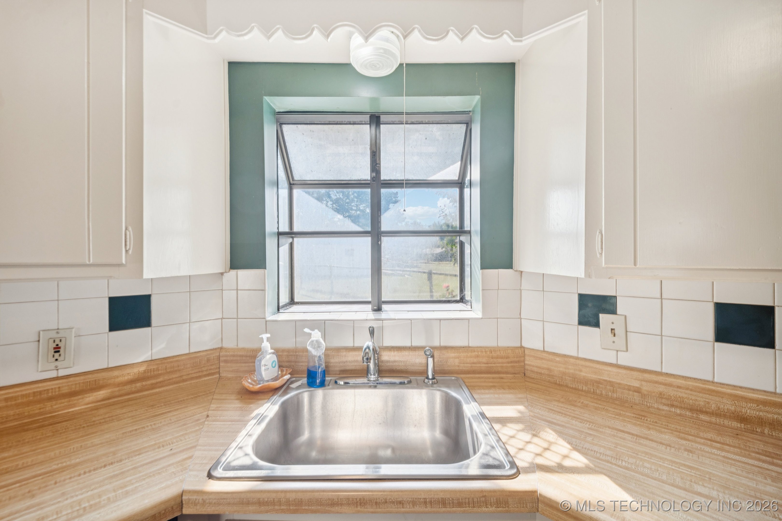 10459 S 257th East Avenue Property Photo 8