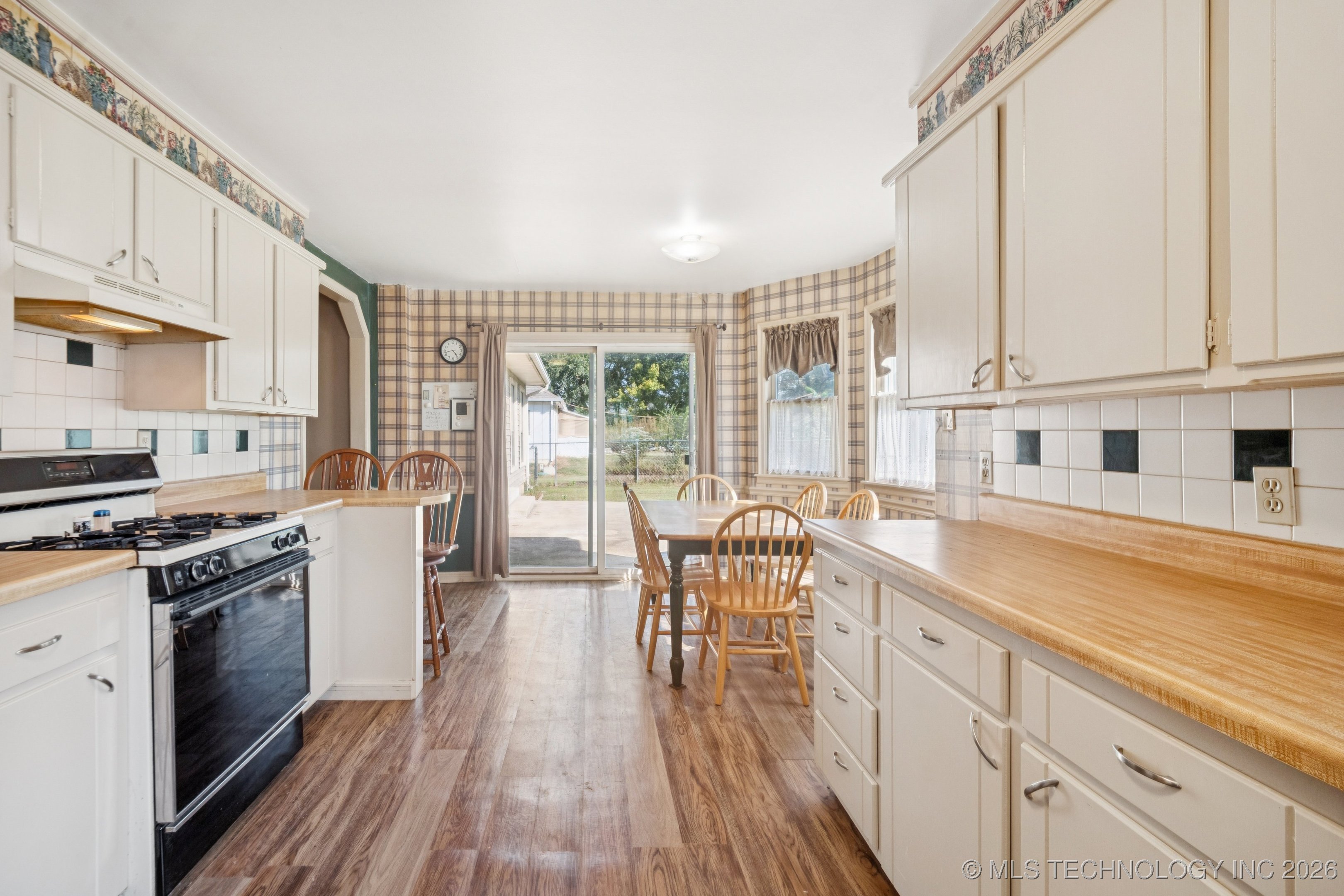 10459 S 257th East Avenue Property Photo 9