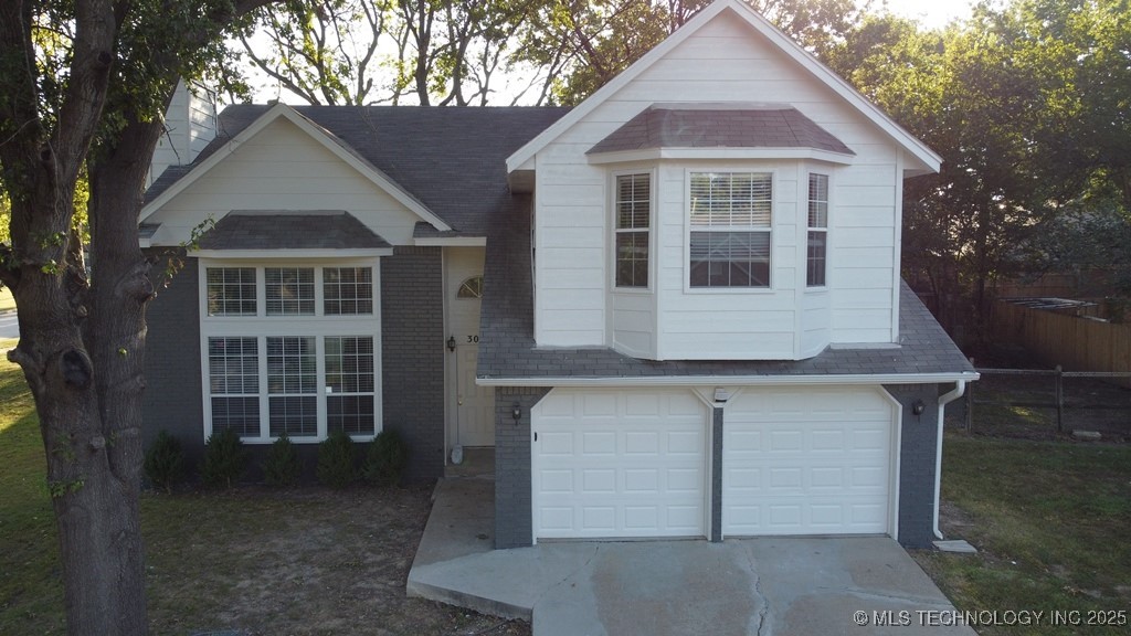 3001 S Dogwood Avenue Property Photo 5