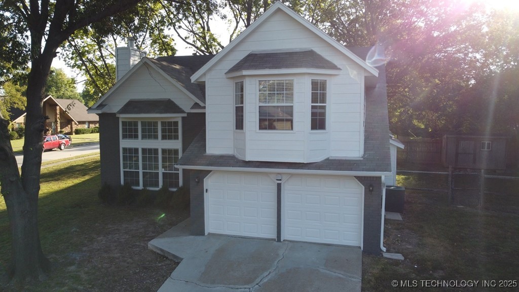 3001 S Dogwood Avenue Property Photo 6