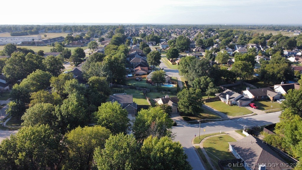 3001 S Dogwood Avenue Property Photo 16