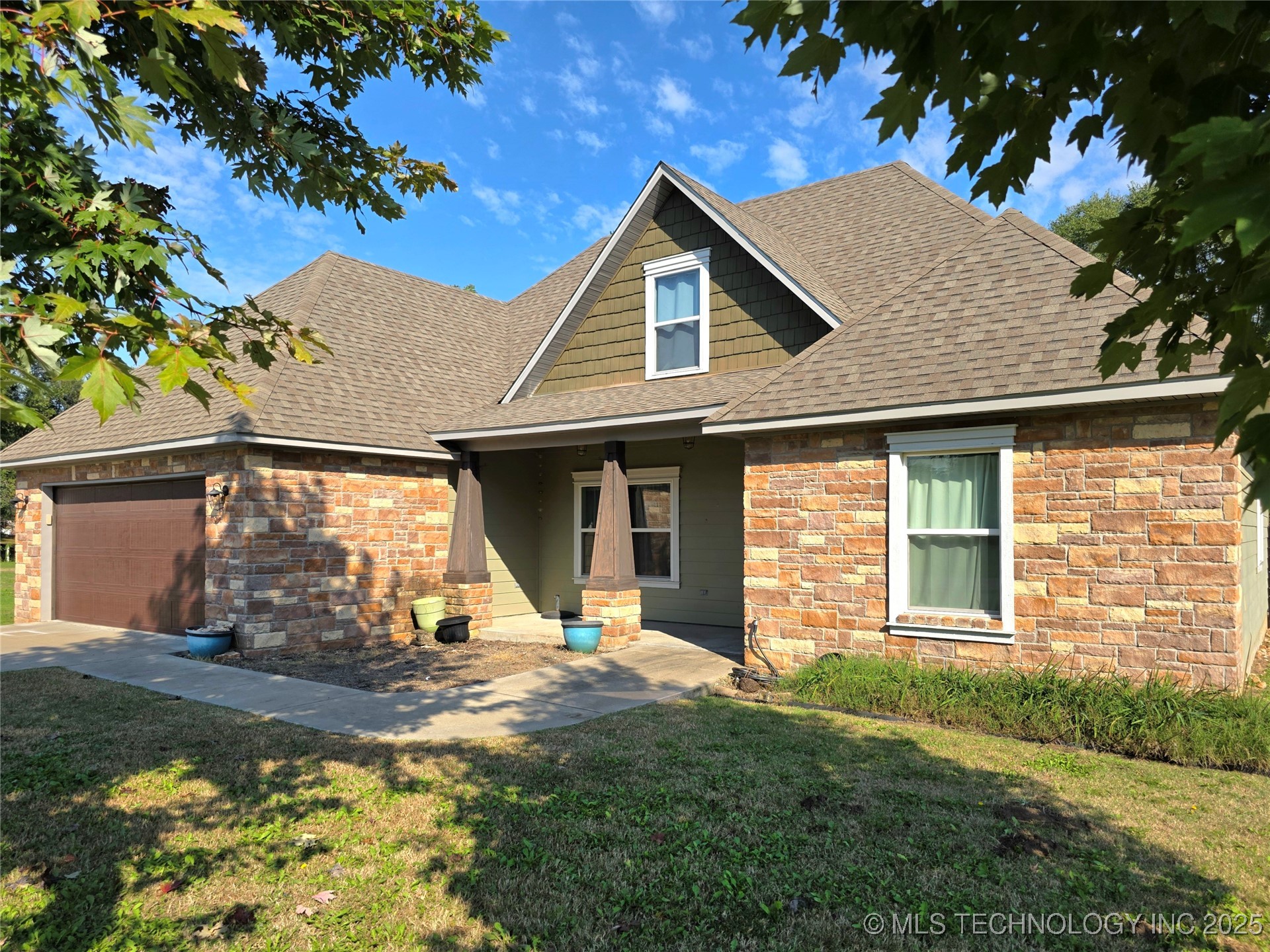 405 E 7th Street Property Photo 6