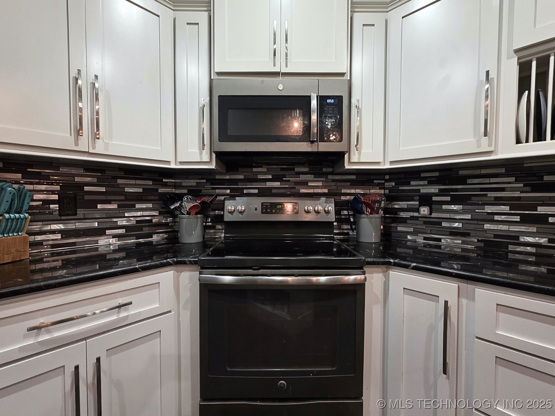 405 E 7th Street Property Photo 23