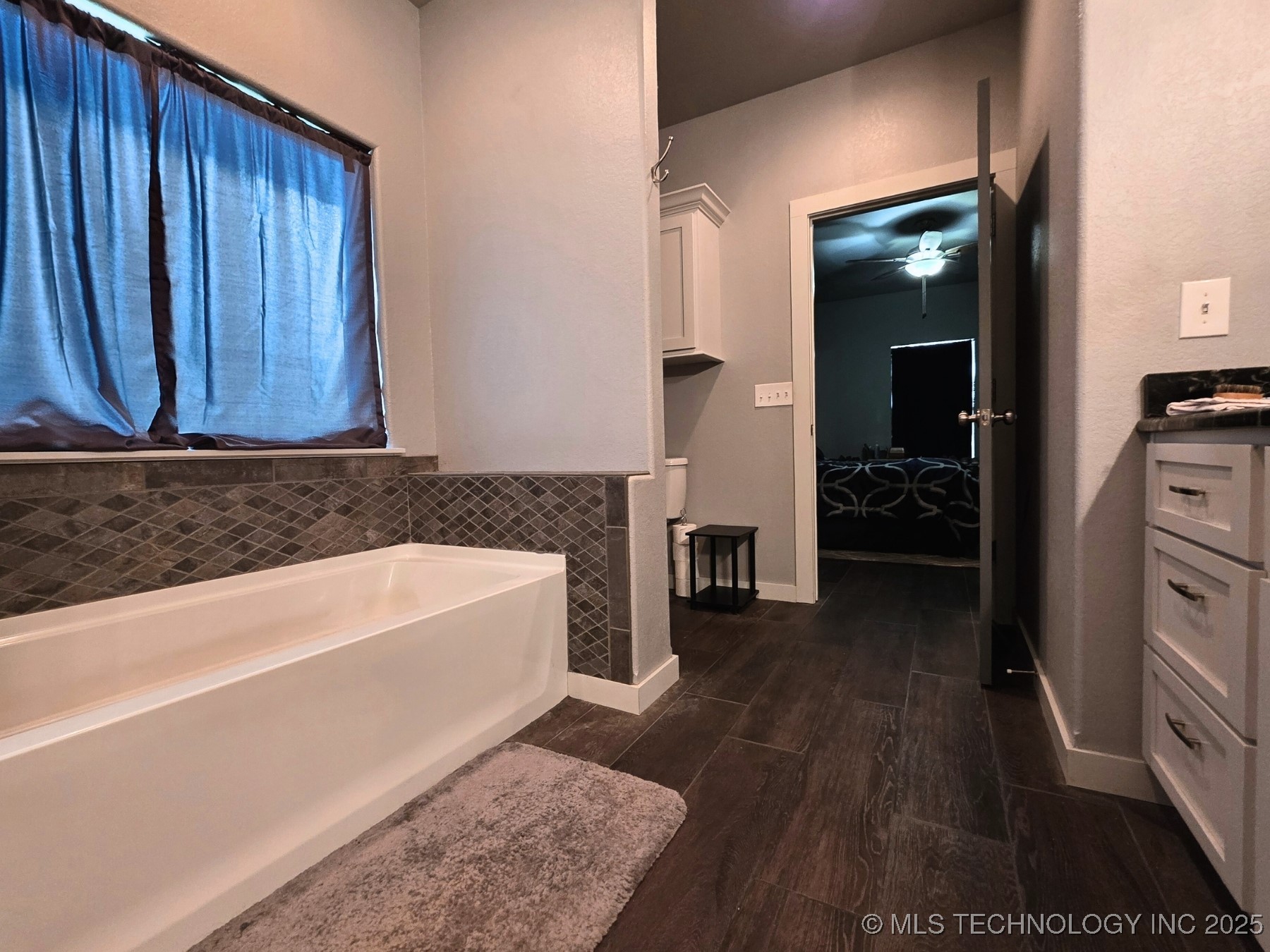 405 E 7th Street Property Photo 33