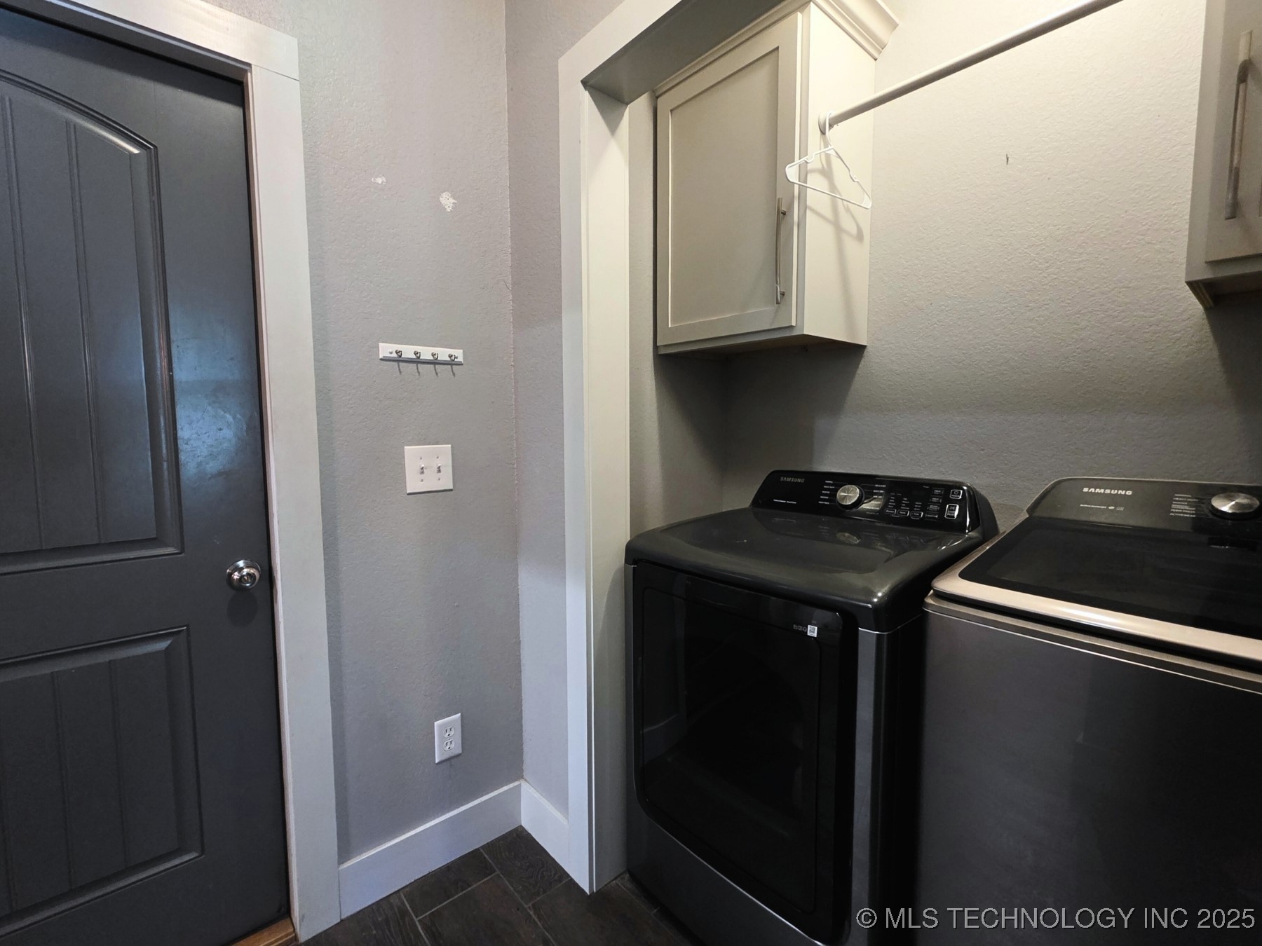 405 E 7th Street Property Photo 36