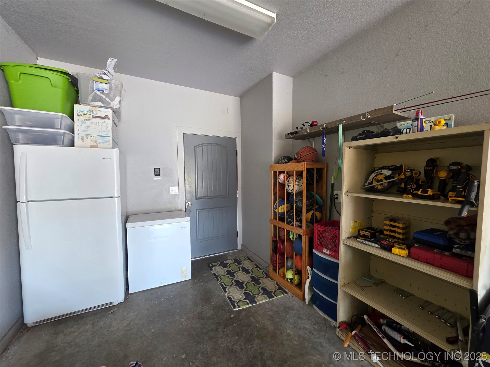 405 E 7th Street Property Photo 55