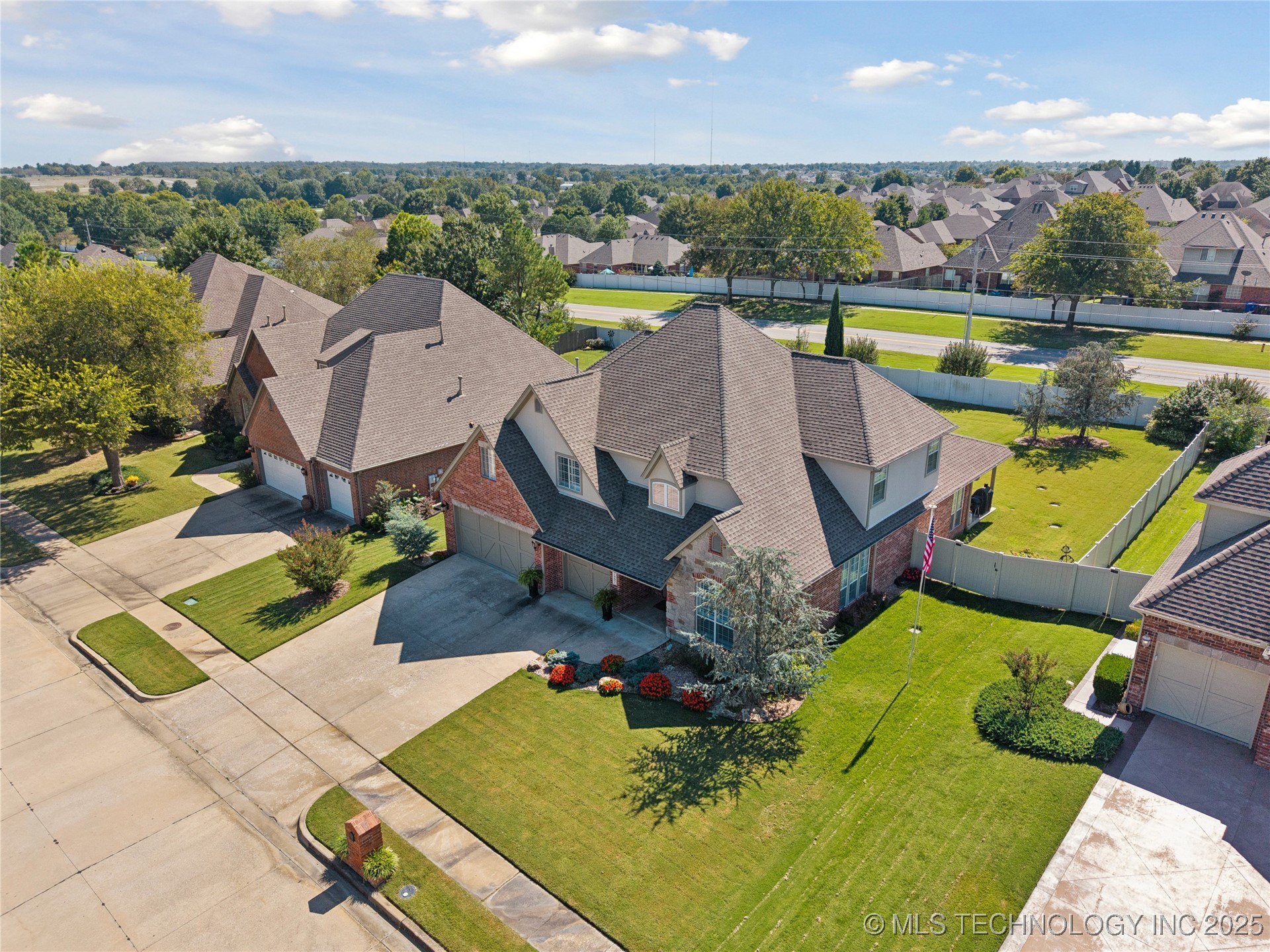 7407 E Galveston Place Property Photo 3