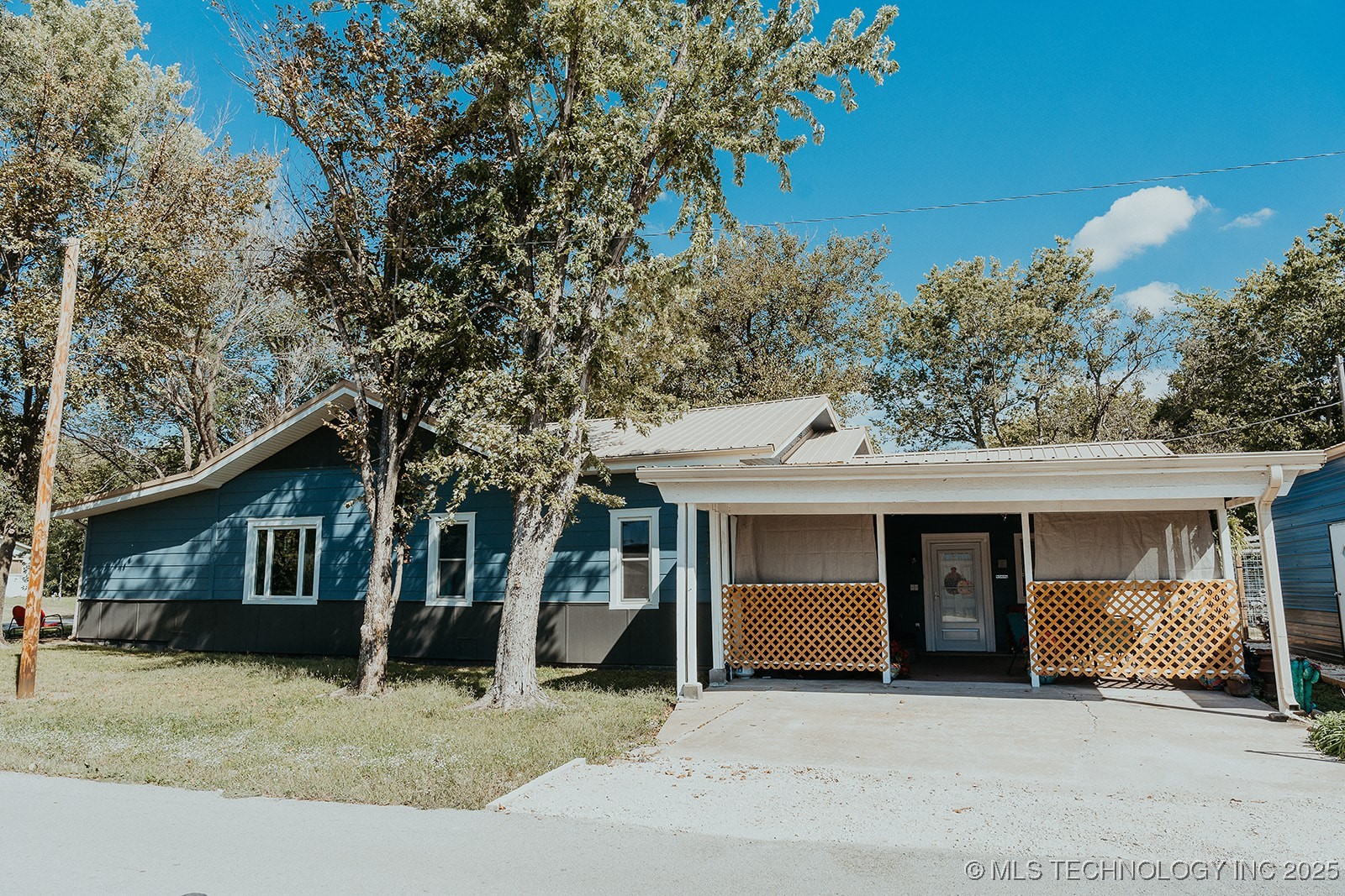 506 E Buffalo Street Property Photo 2