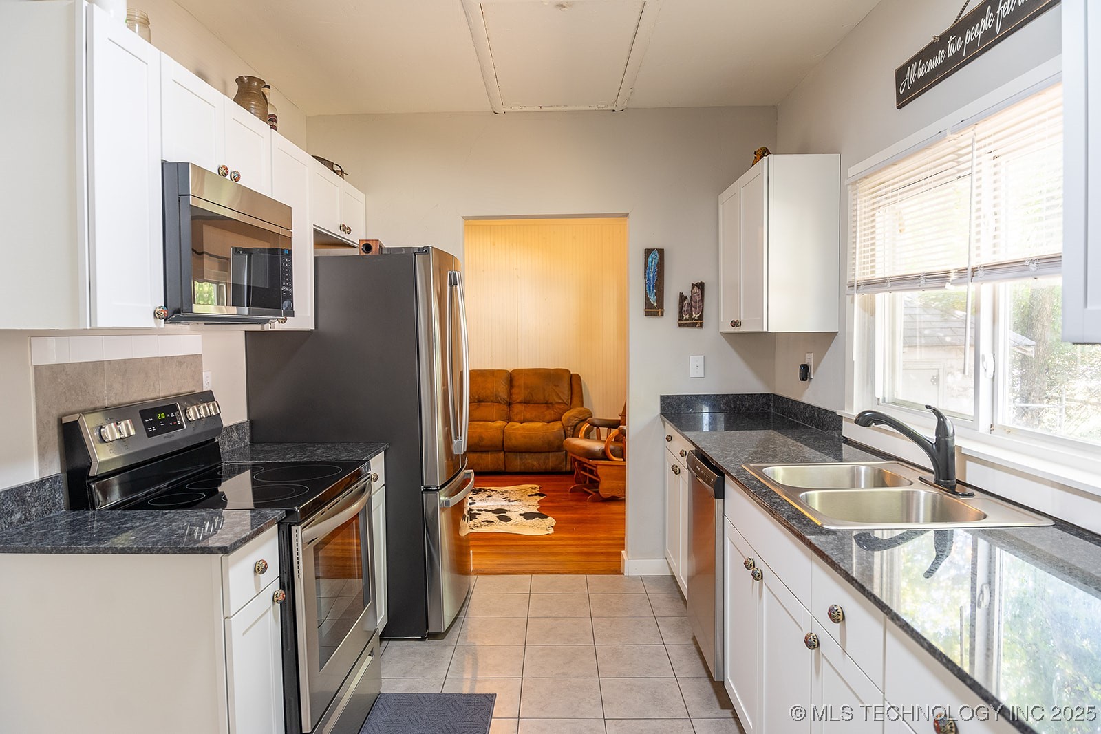 506 E Buffalo Street Property Photo 6