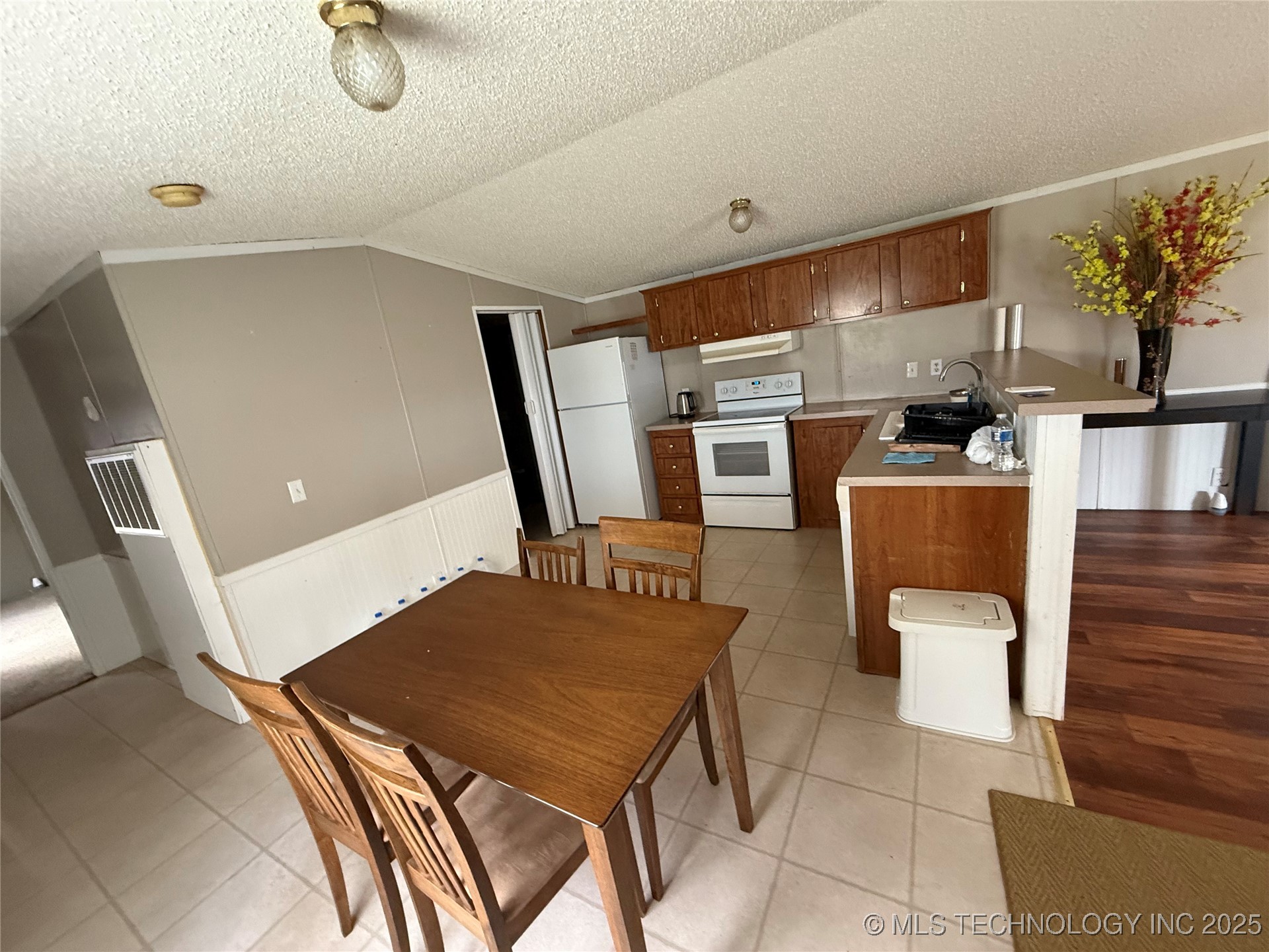 40182 E 1290 Road Property Photo 3