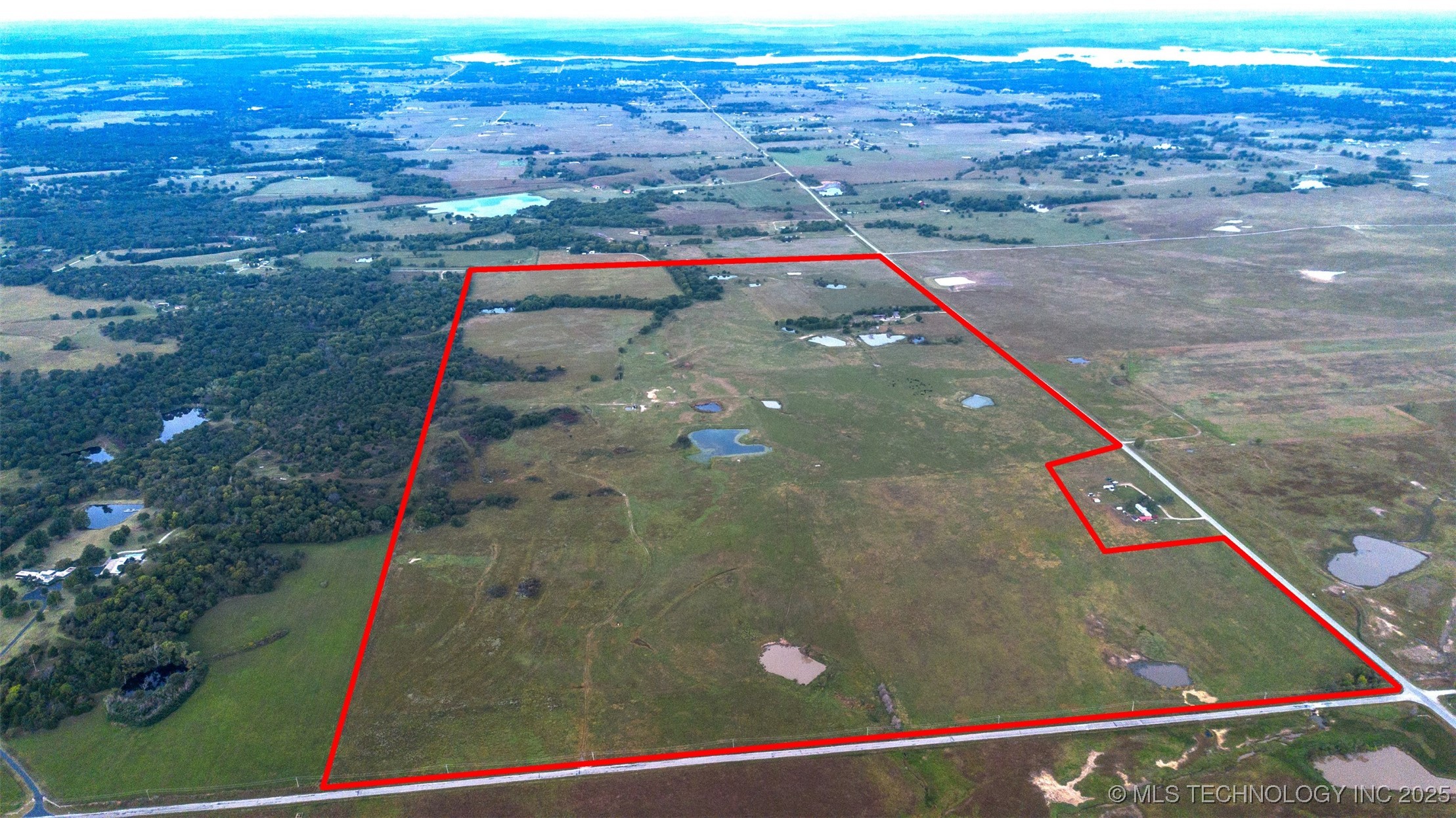 401341 Hwy 10 Property Photo 2
