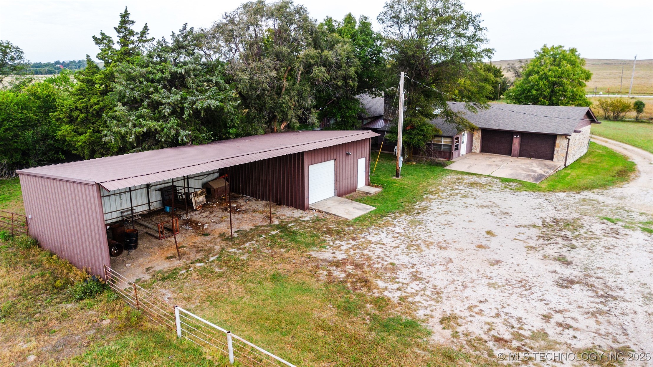 401341 Hwy 10 Property Photo 8