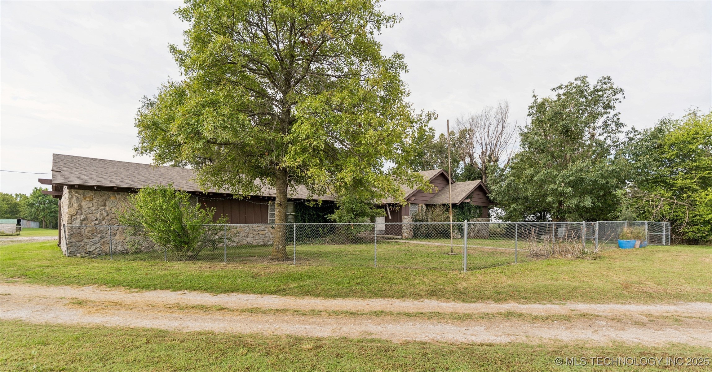 401341 Hwy 10 Property Photo 14