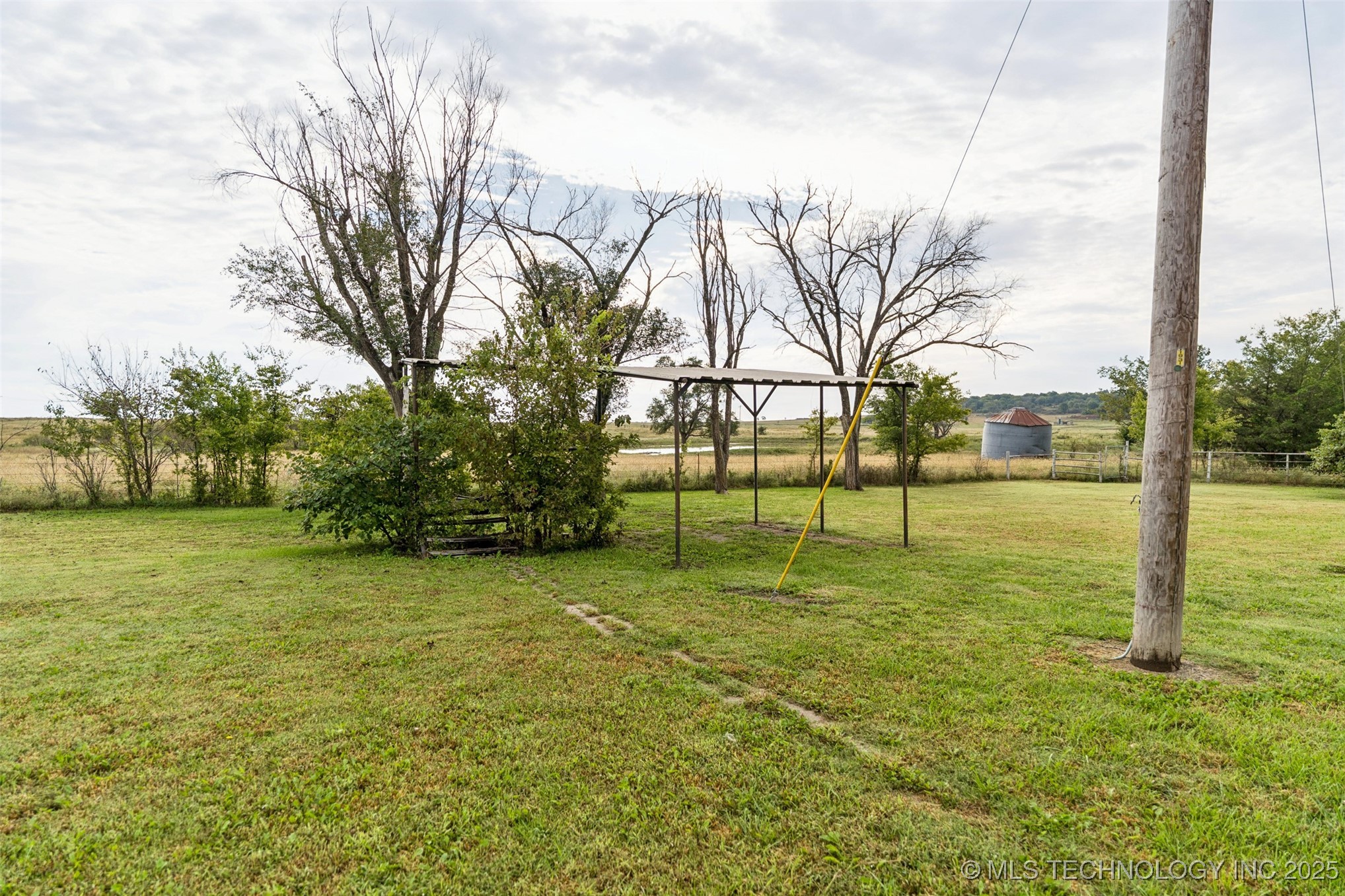 401341 Hwy 10 Property Photo 15