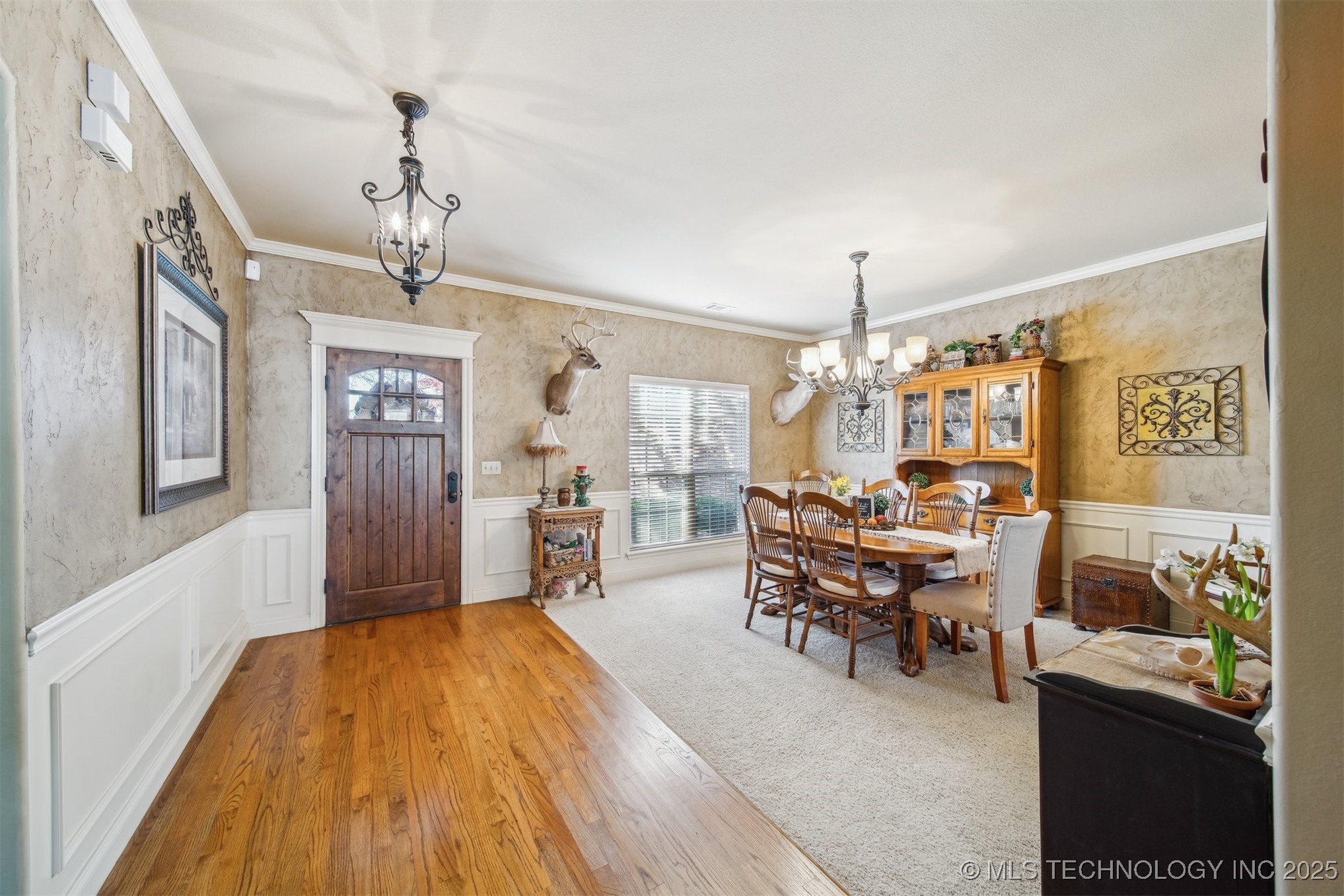 34 Woodcreek Lane Property Photo 6