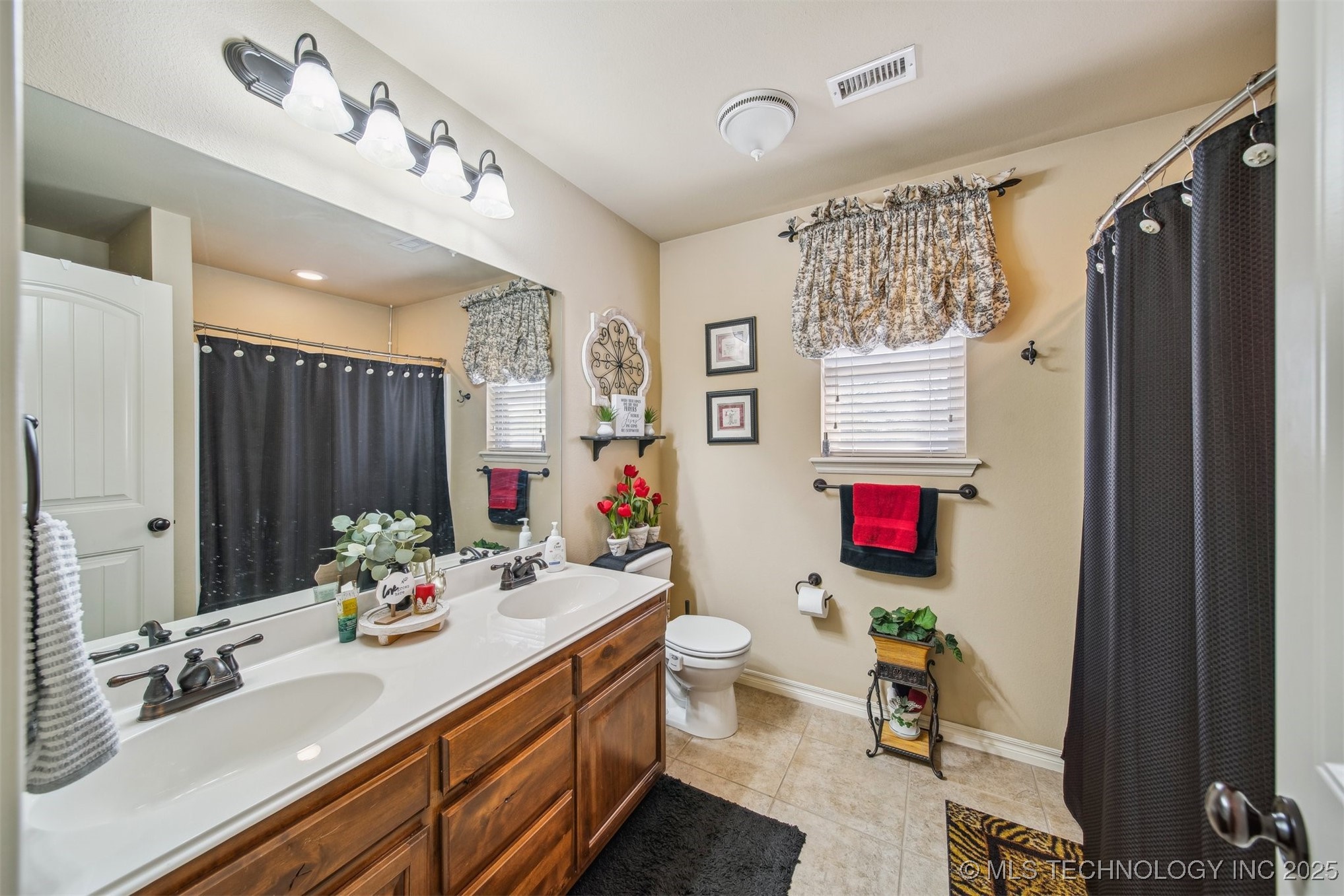 34 Woodcreek Lane Property Photo 10