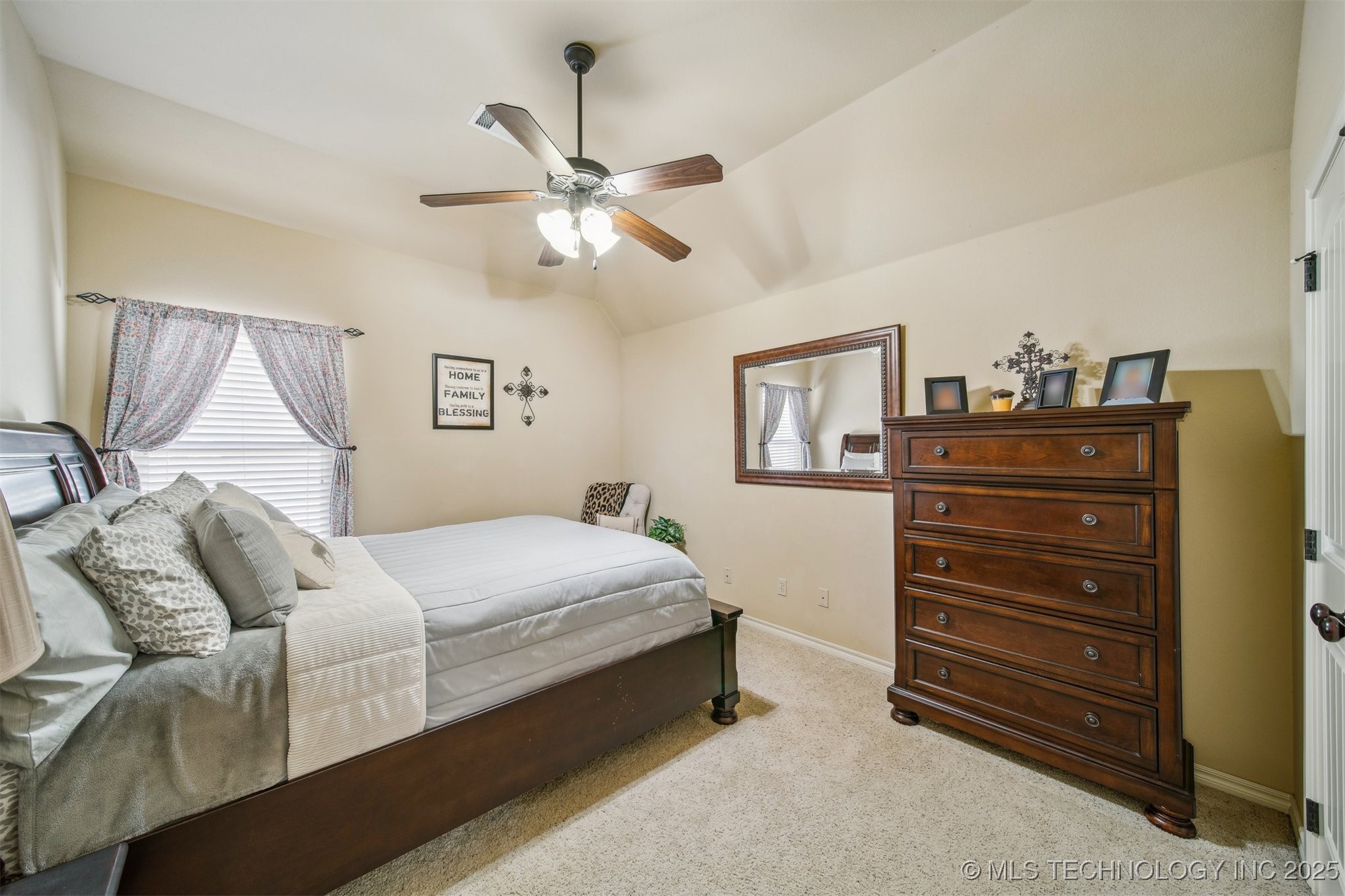 34 Woodcreek Lane Property Photo 11