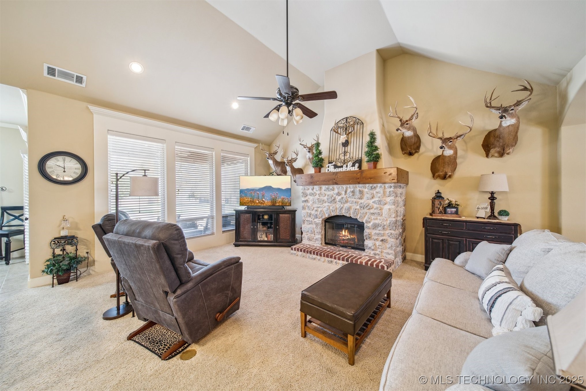 34 Woodcreek Lane Property Photo 14