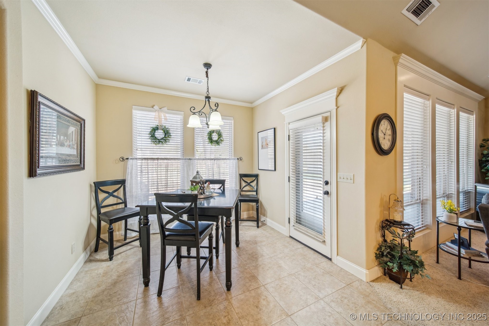 34 Woodcreek Lane Property Photo 22