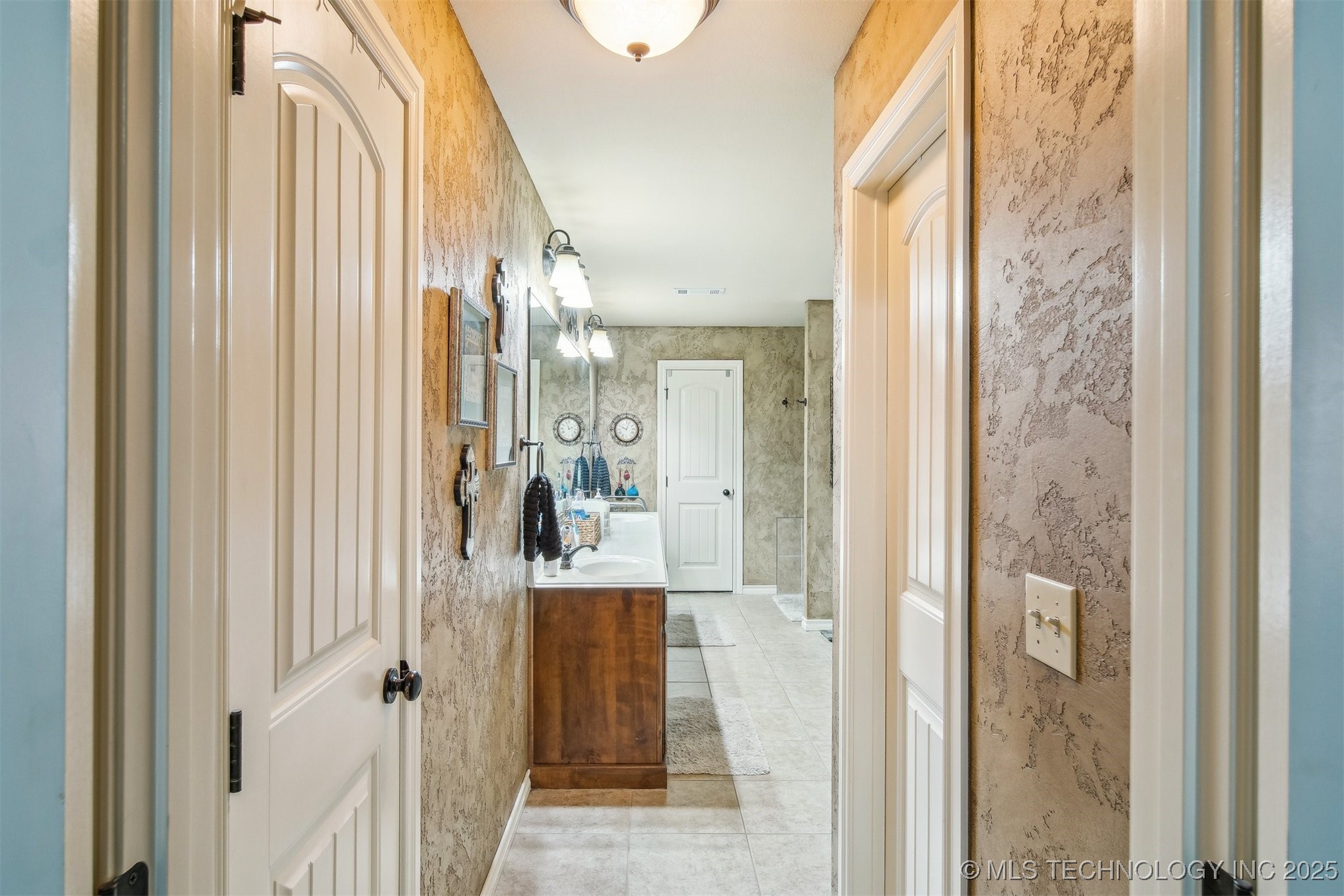 34 Woodcreek Lane Property Photo 24