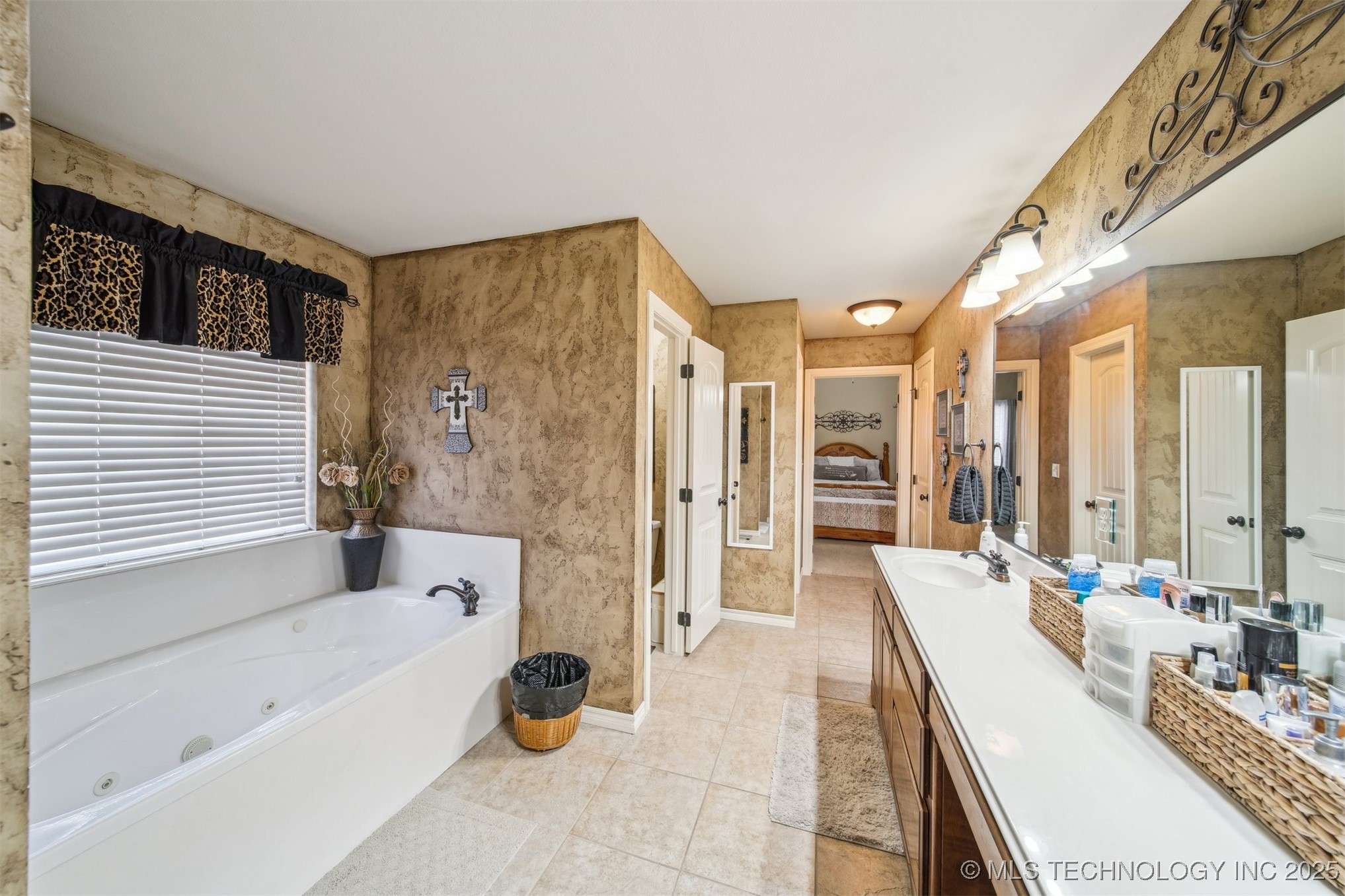 34 Woodcreek Lane Property Photo 27