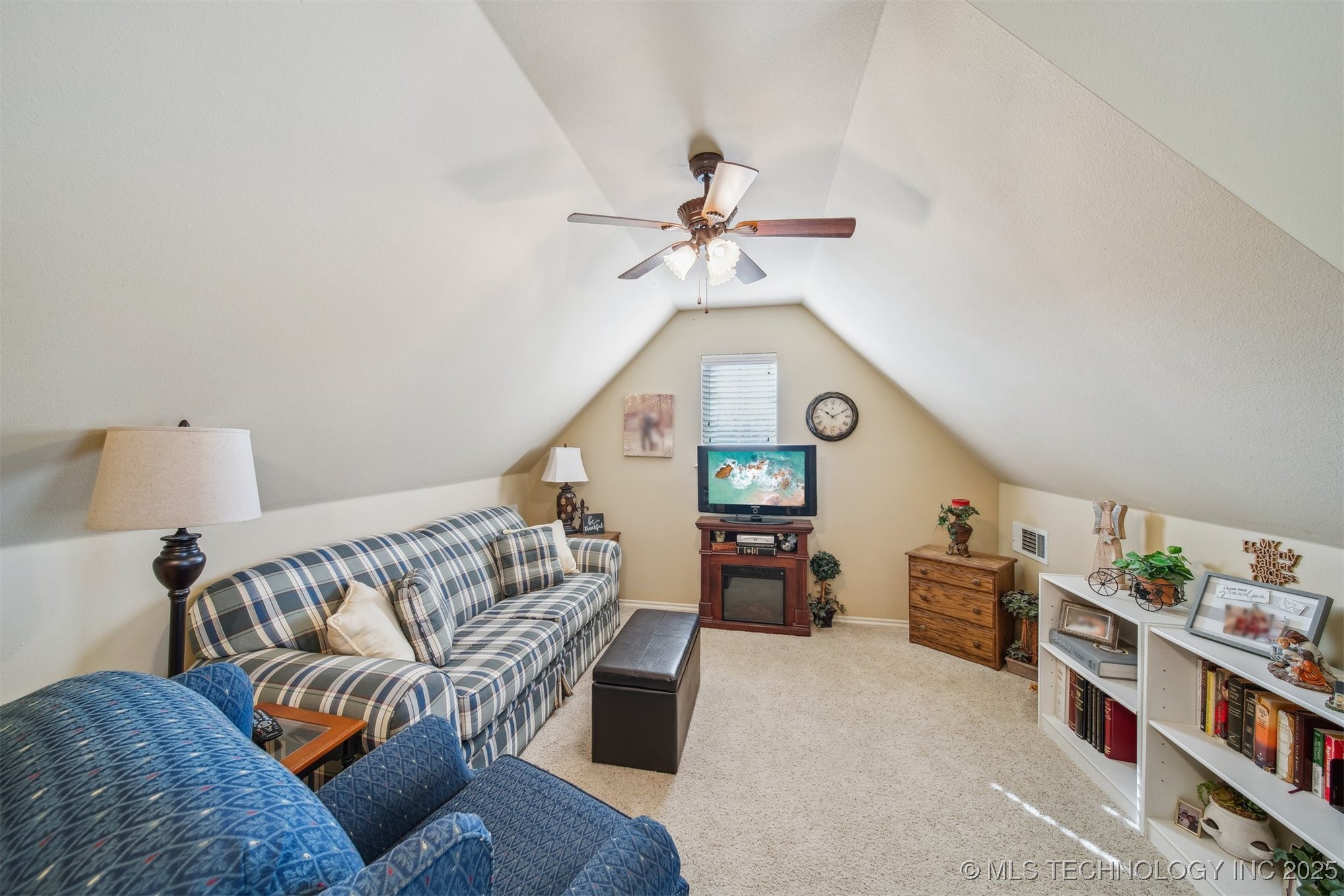 34 Woodcreek Lane Property Photo 33