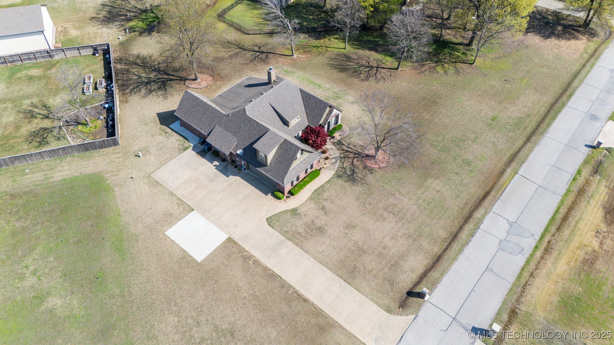 34 Woodcreek Lane Property Photo 41