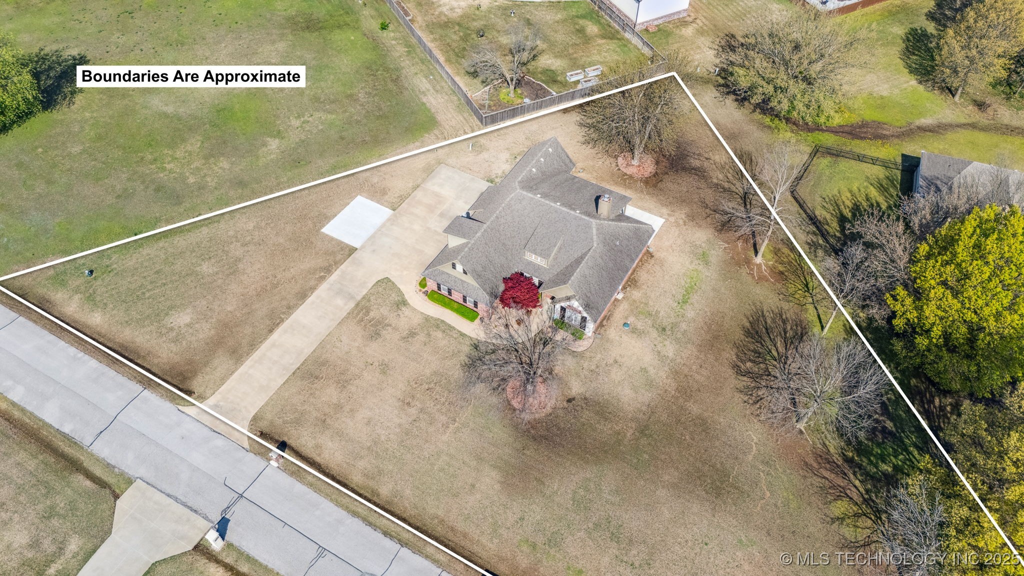 34 Woodcreek Lane Property Photo 43