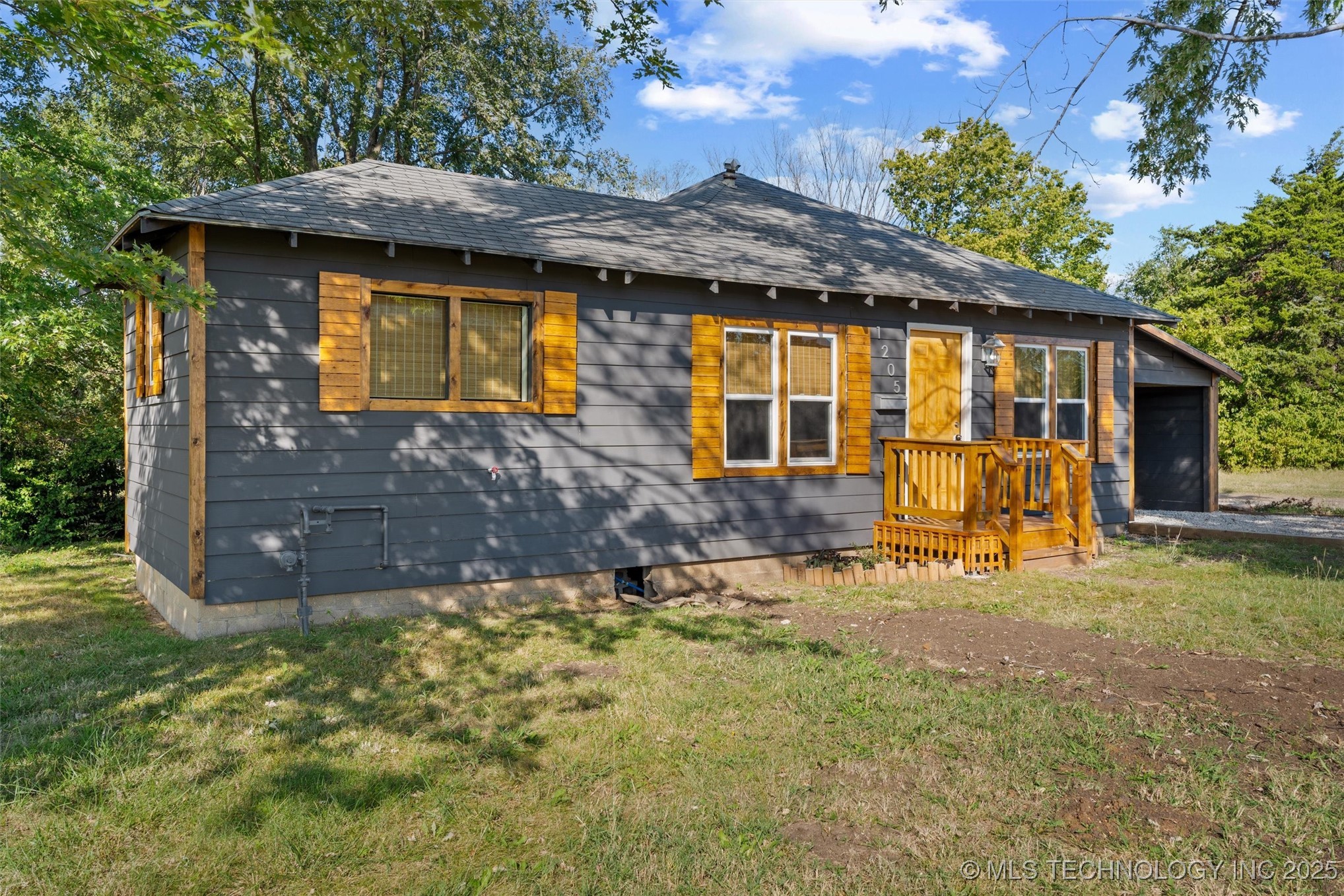 1205 Brenner Avenue Property Photo 1