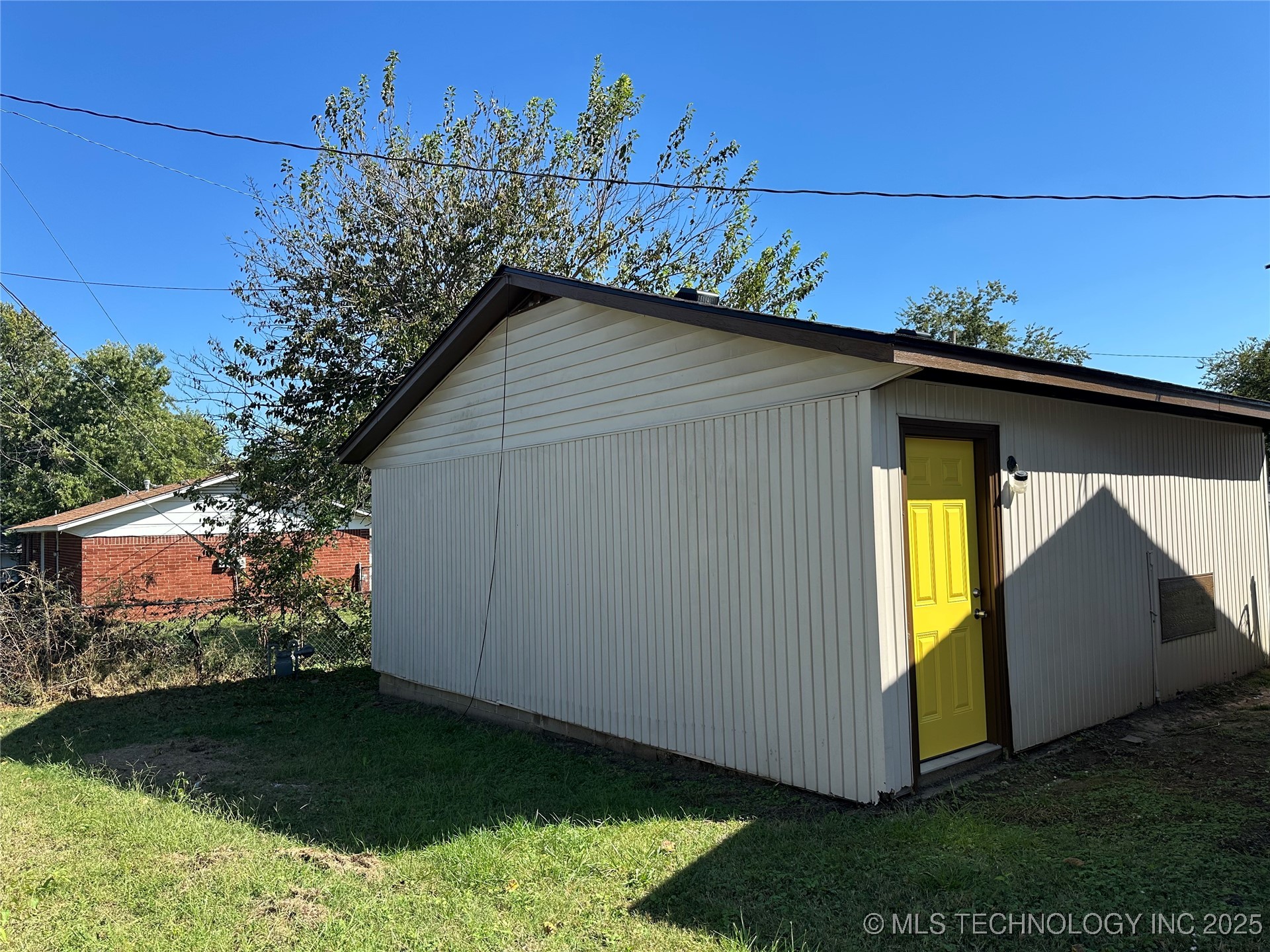 18809 E 1st Street Property Photo 7