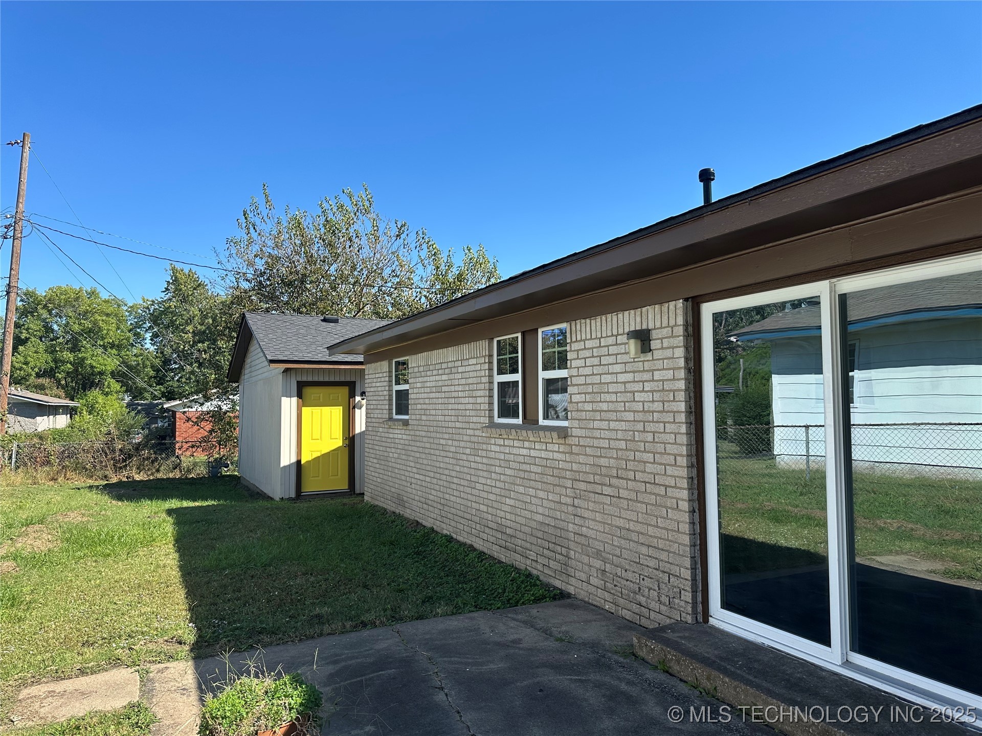 18809 E 1st Street Property Photo 8