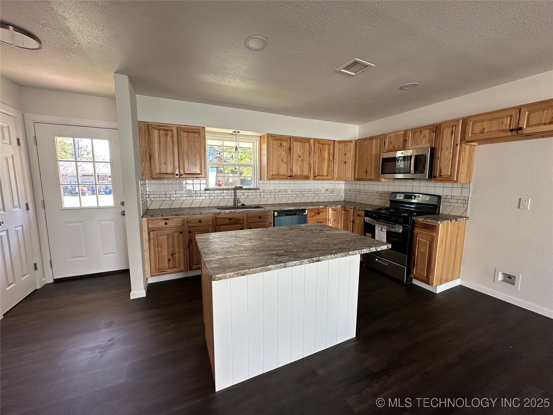 18809 E 1st Street Property Photo 13