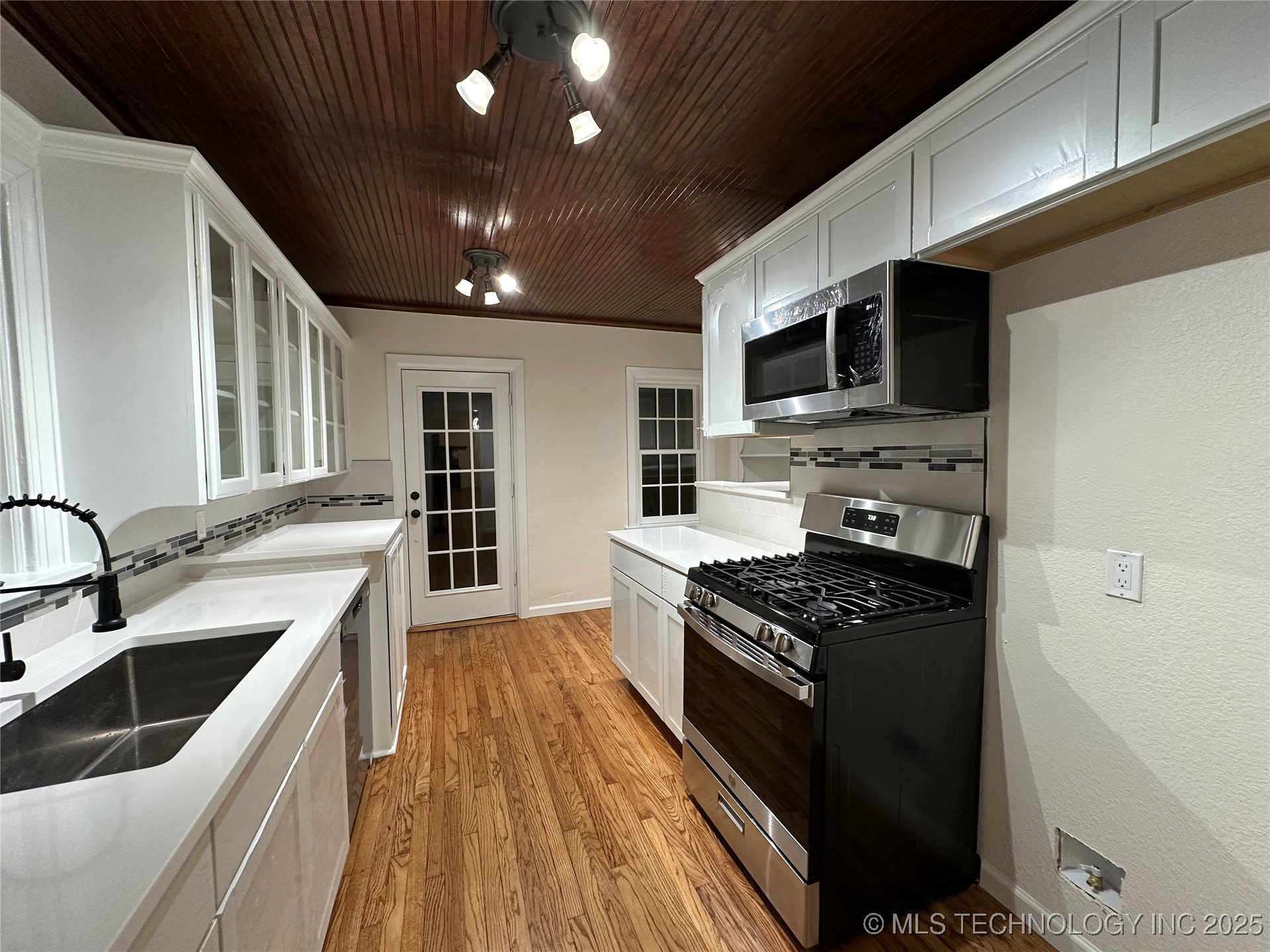 1235 S Gary Place Property Photo 8