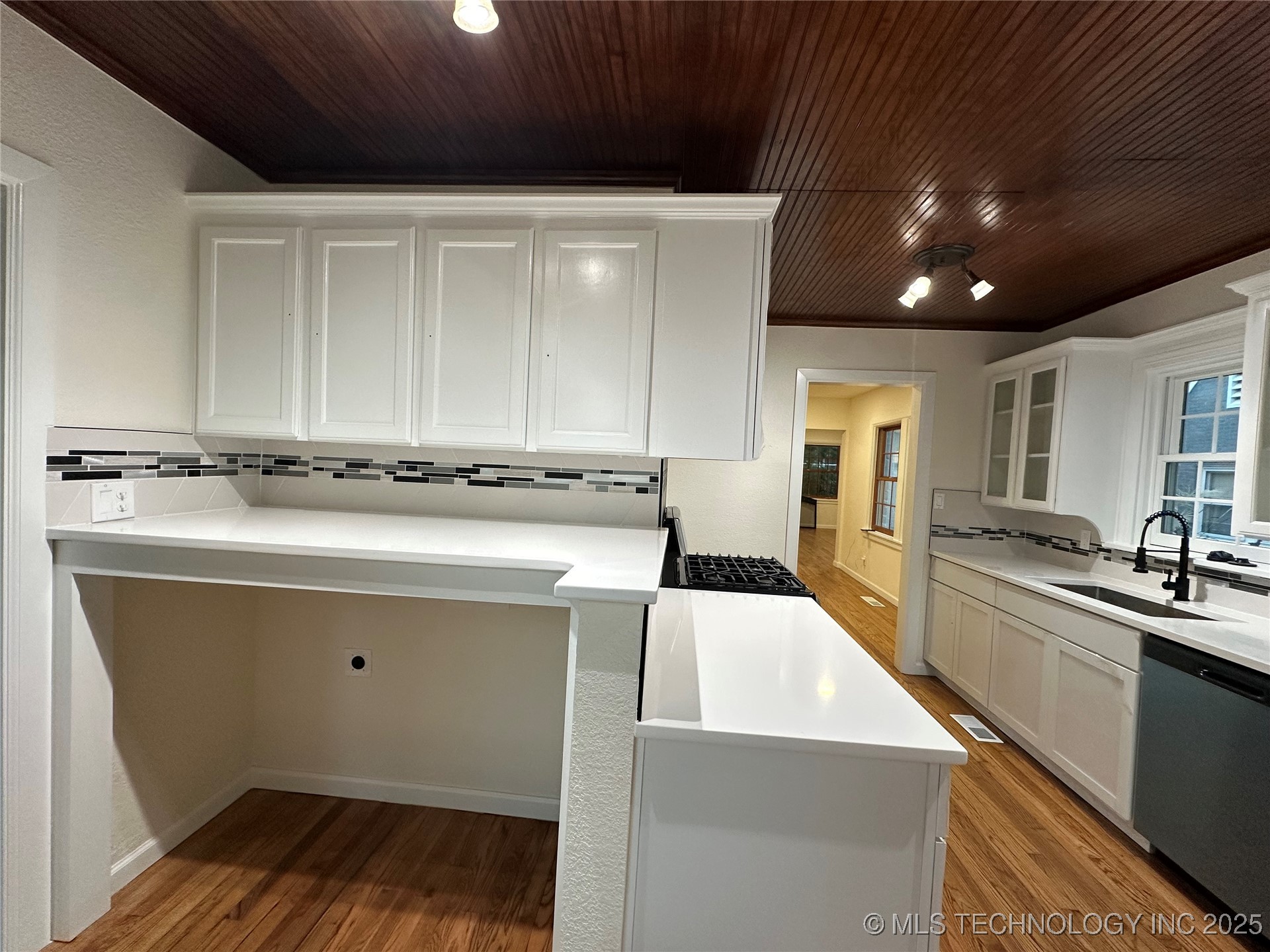 1235 S Gary Place Property Photo 9