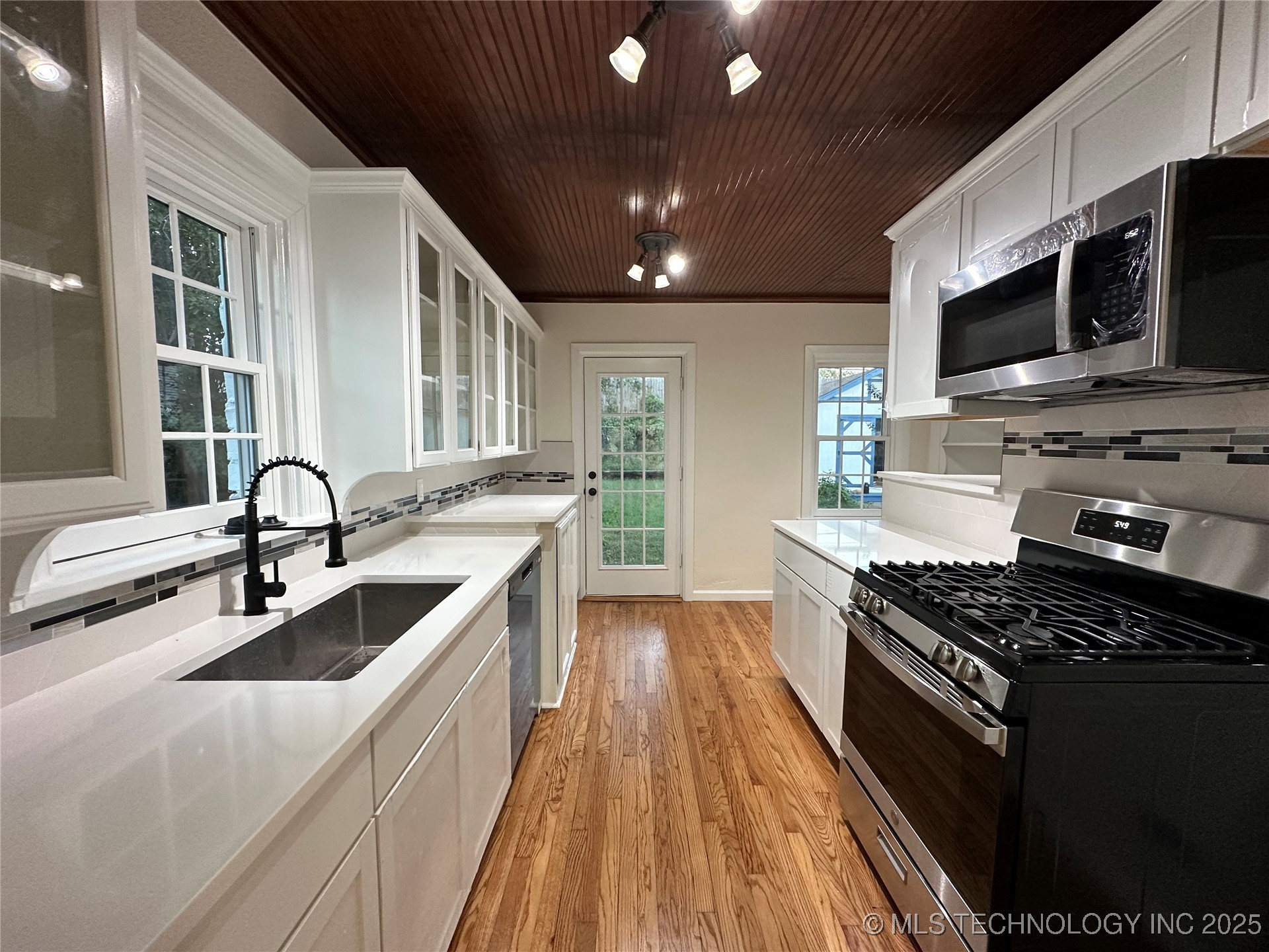 1235 S Gary Place Property Photo 10