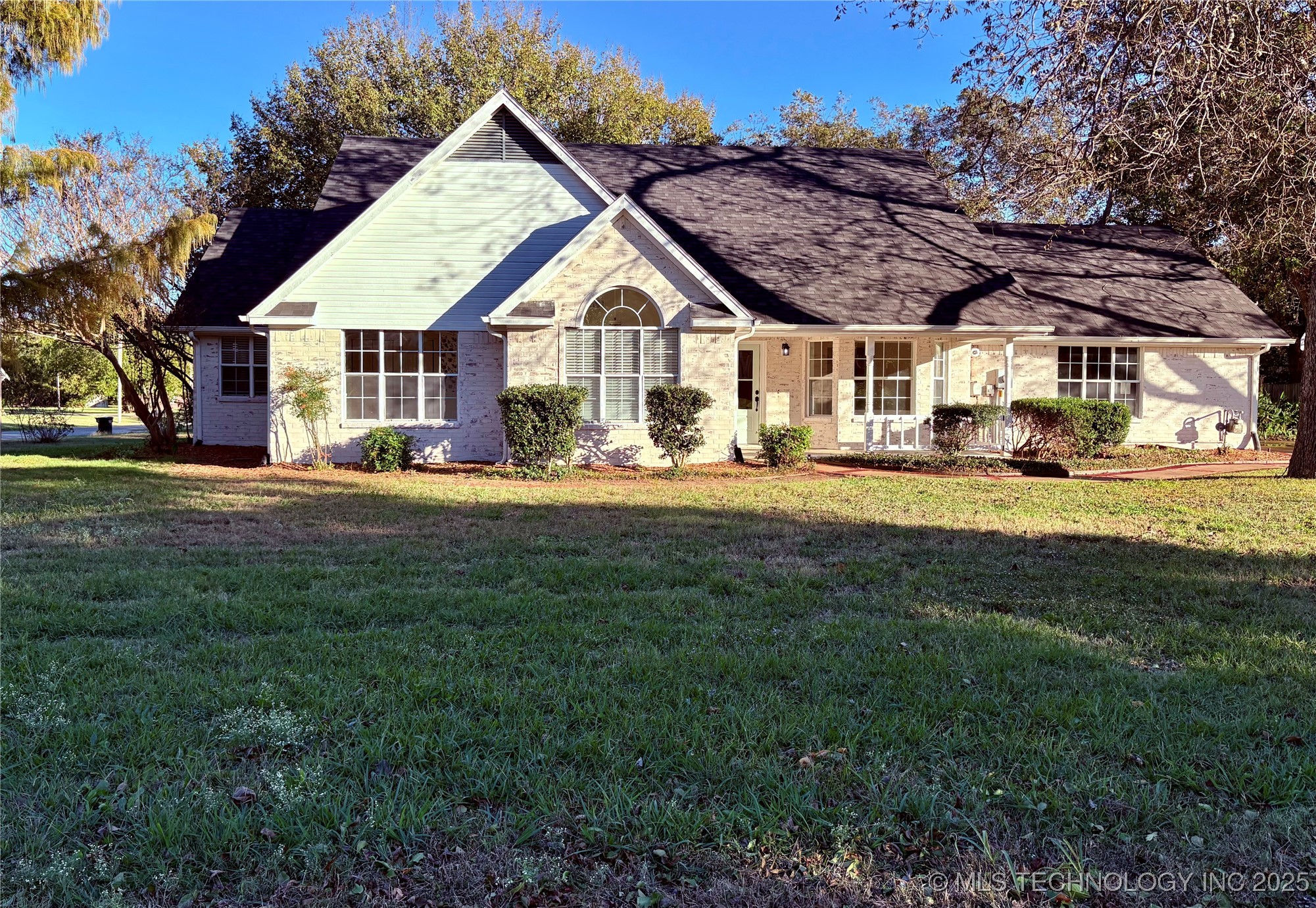 114 N Henderson Street Property Photo 1