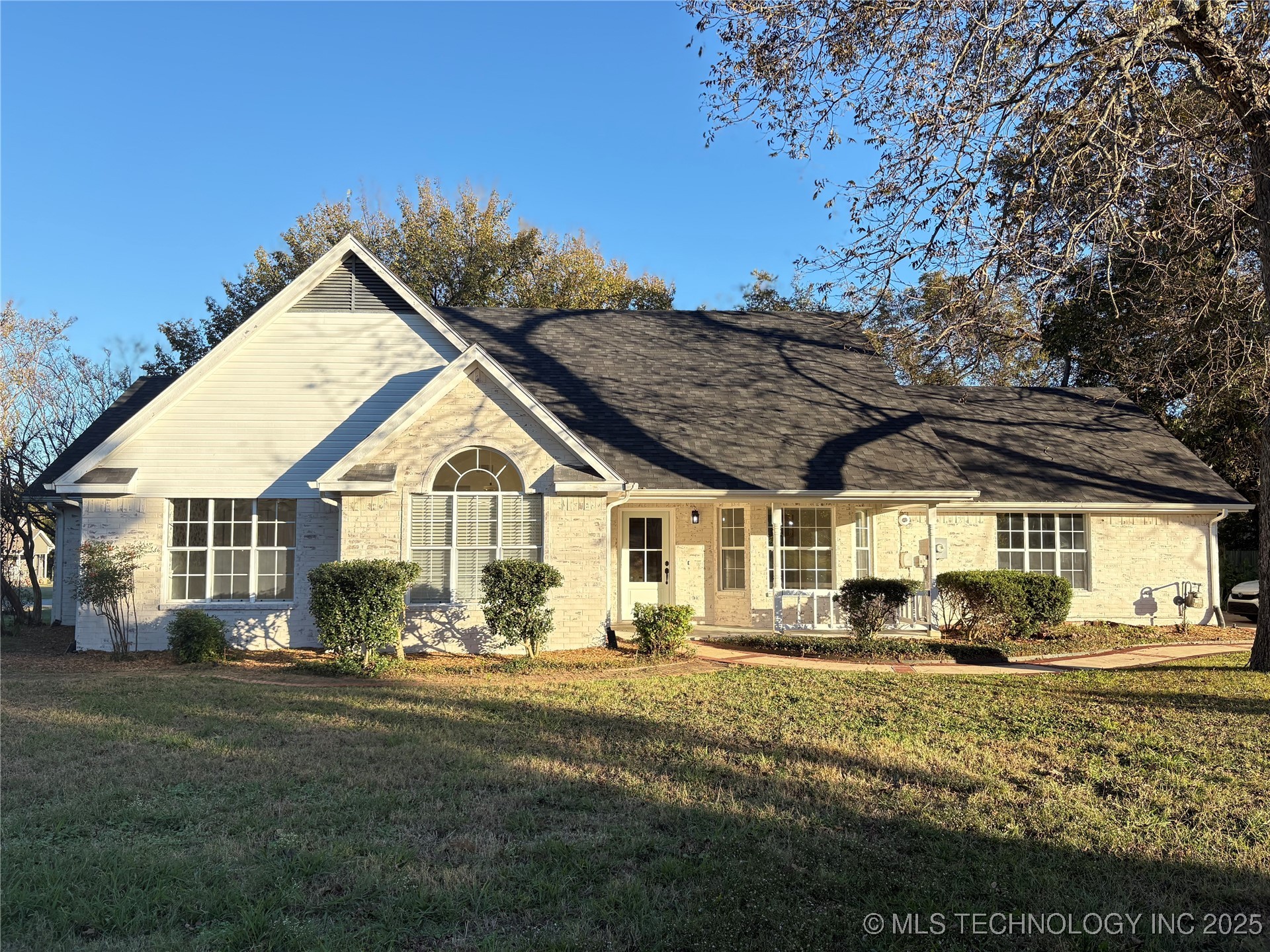 114 N Henderson Street Property Photo 2