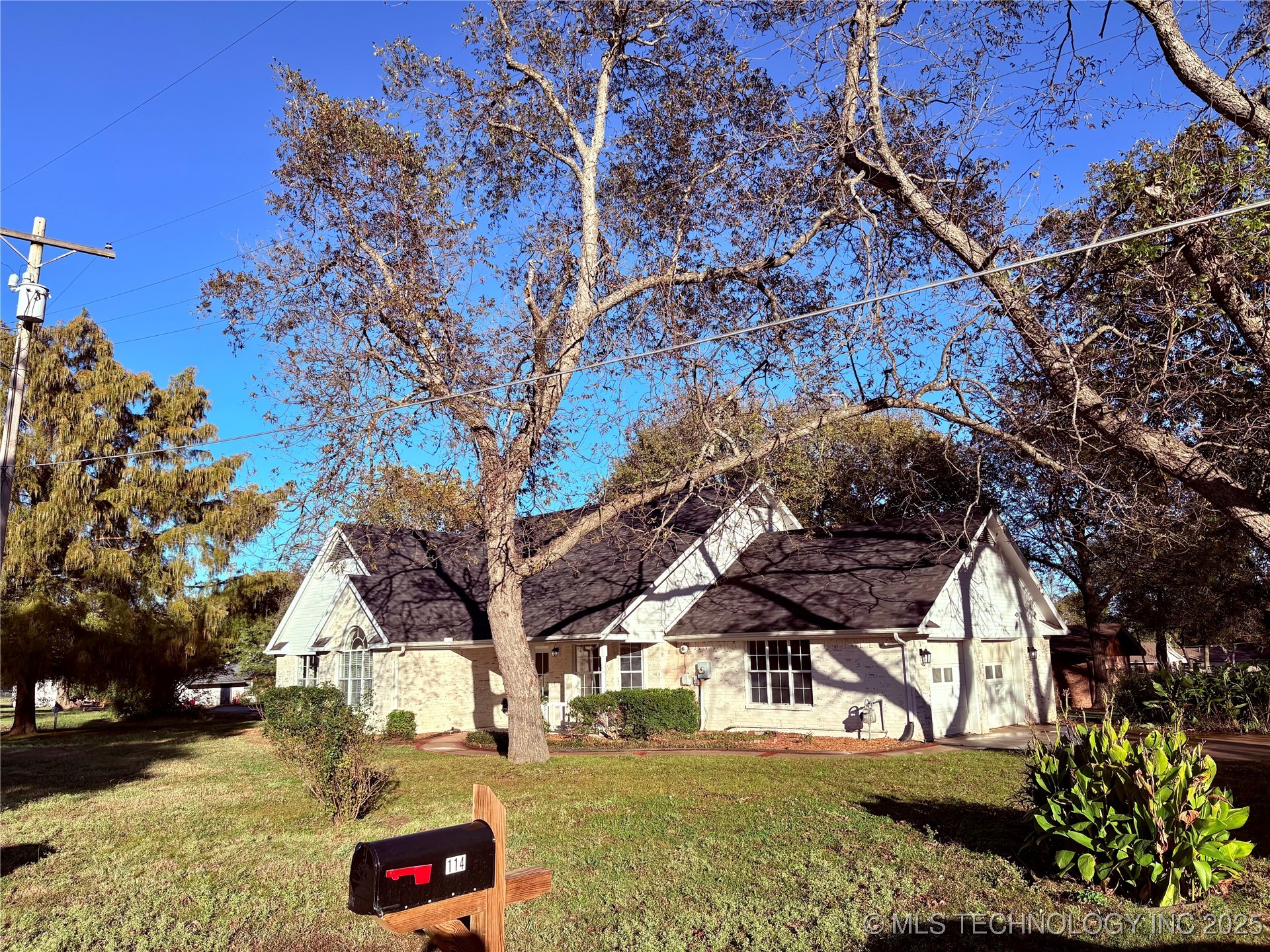 114 N Henderson Street Property Photo 3