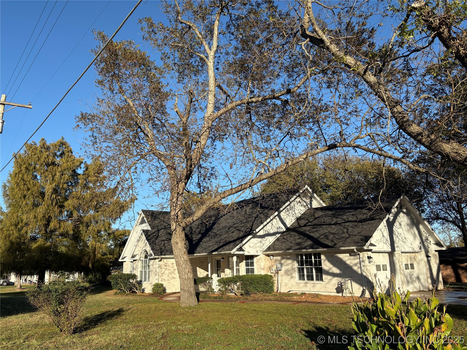 114 N Henderson Street Property Photo 4