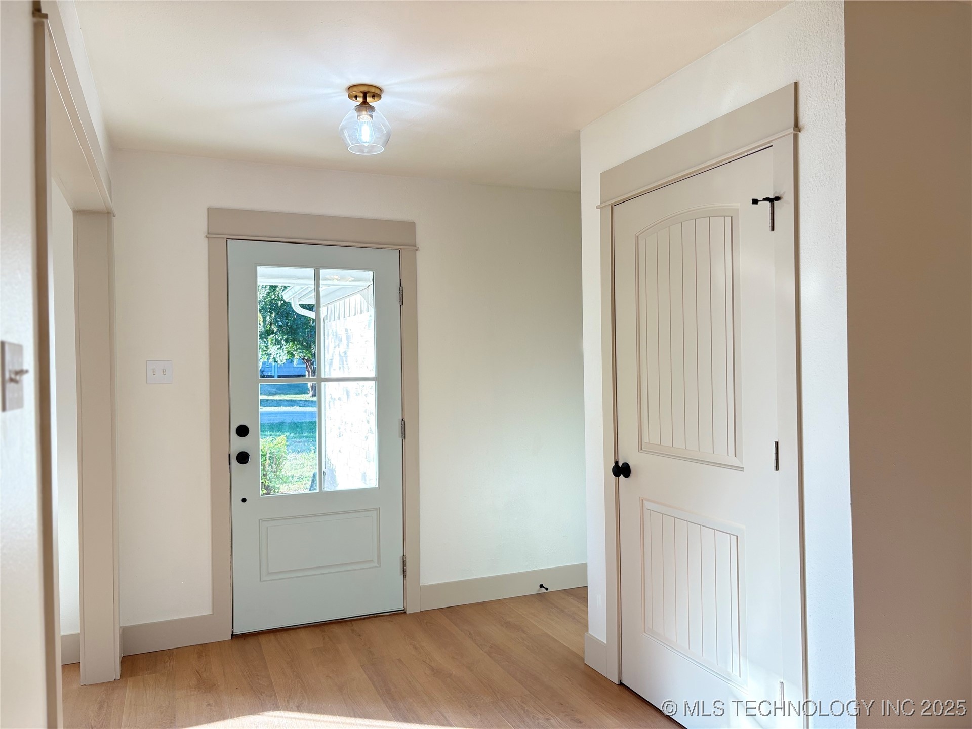 114 N Henderson Street Property Photo 11