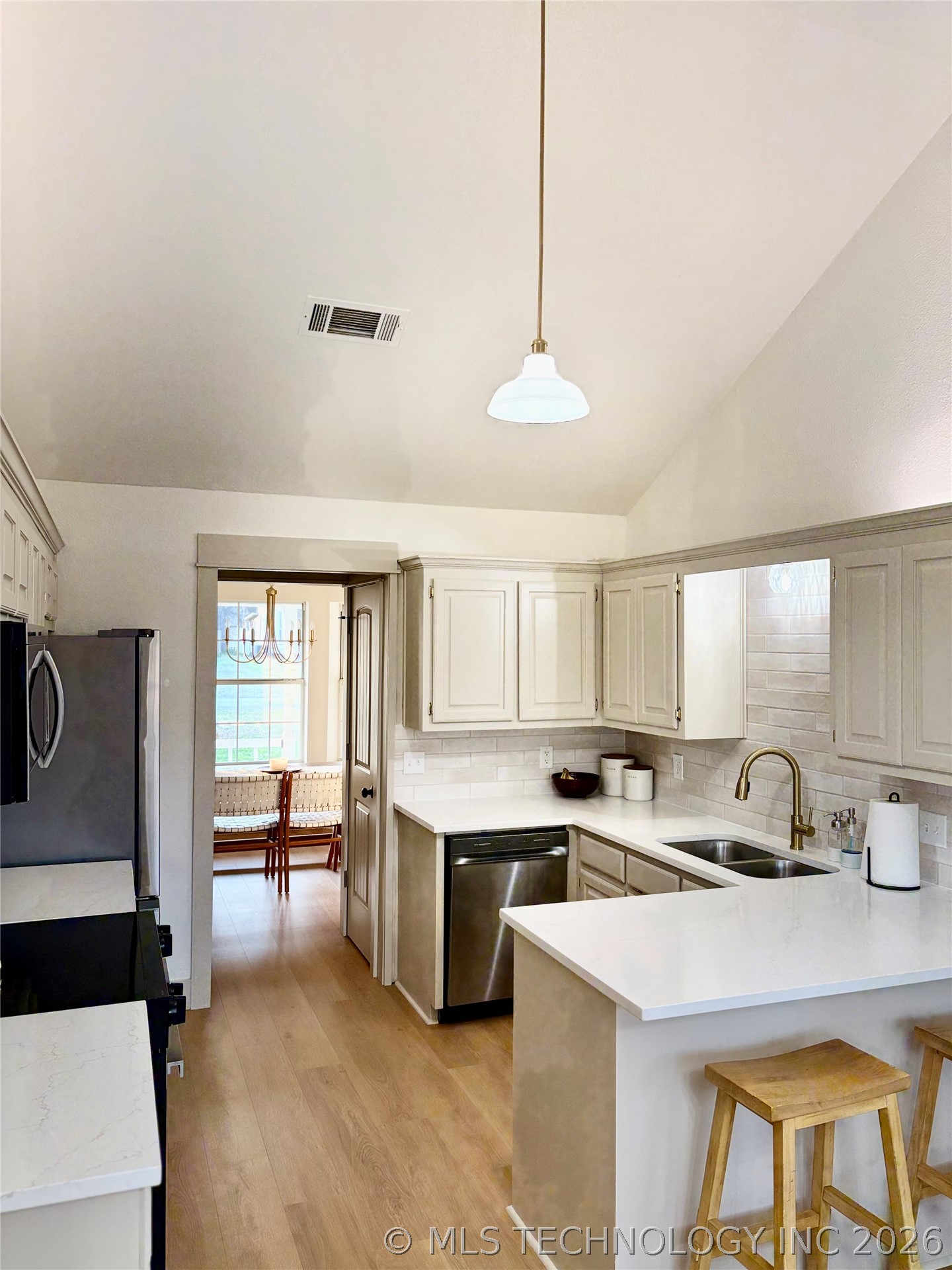 114 N Henderson Street Property Photo 19