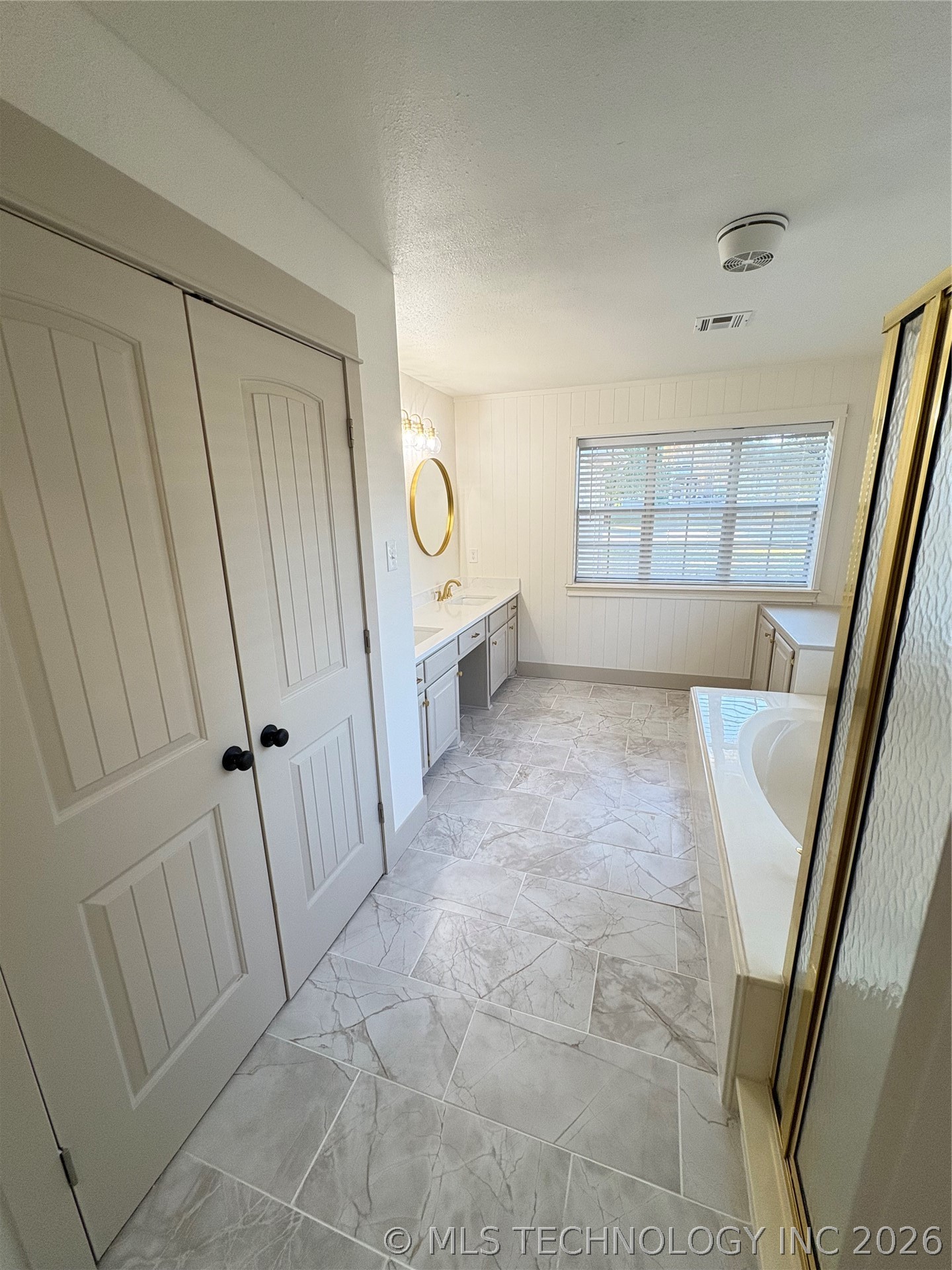 114 N Henderson Street Property Photo 40