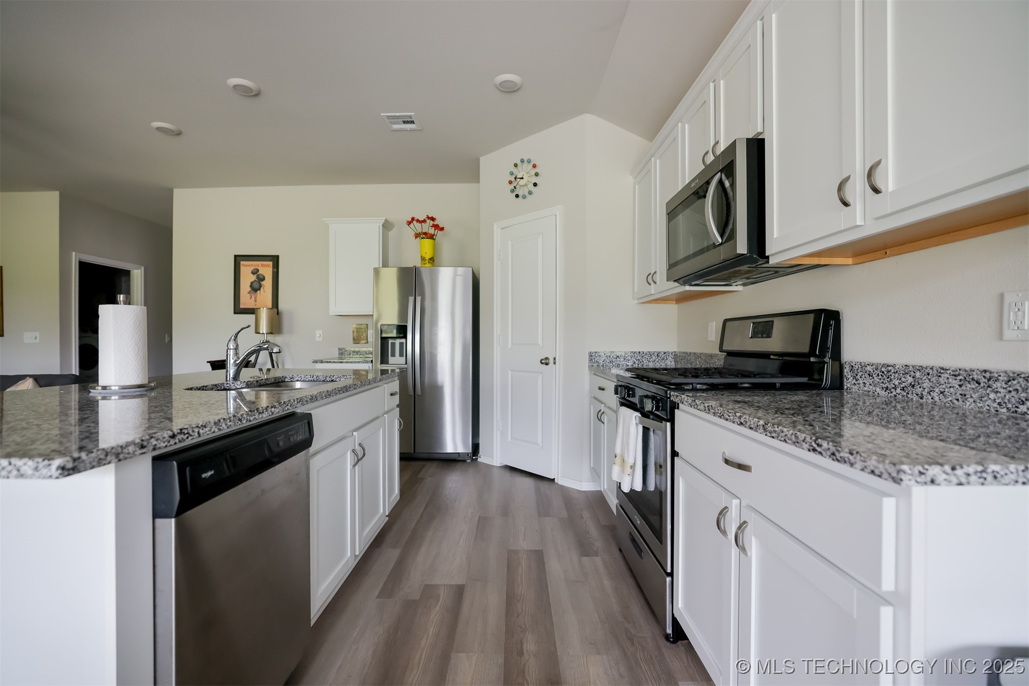 3305 N 24th West Avenue Property Photo 7