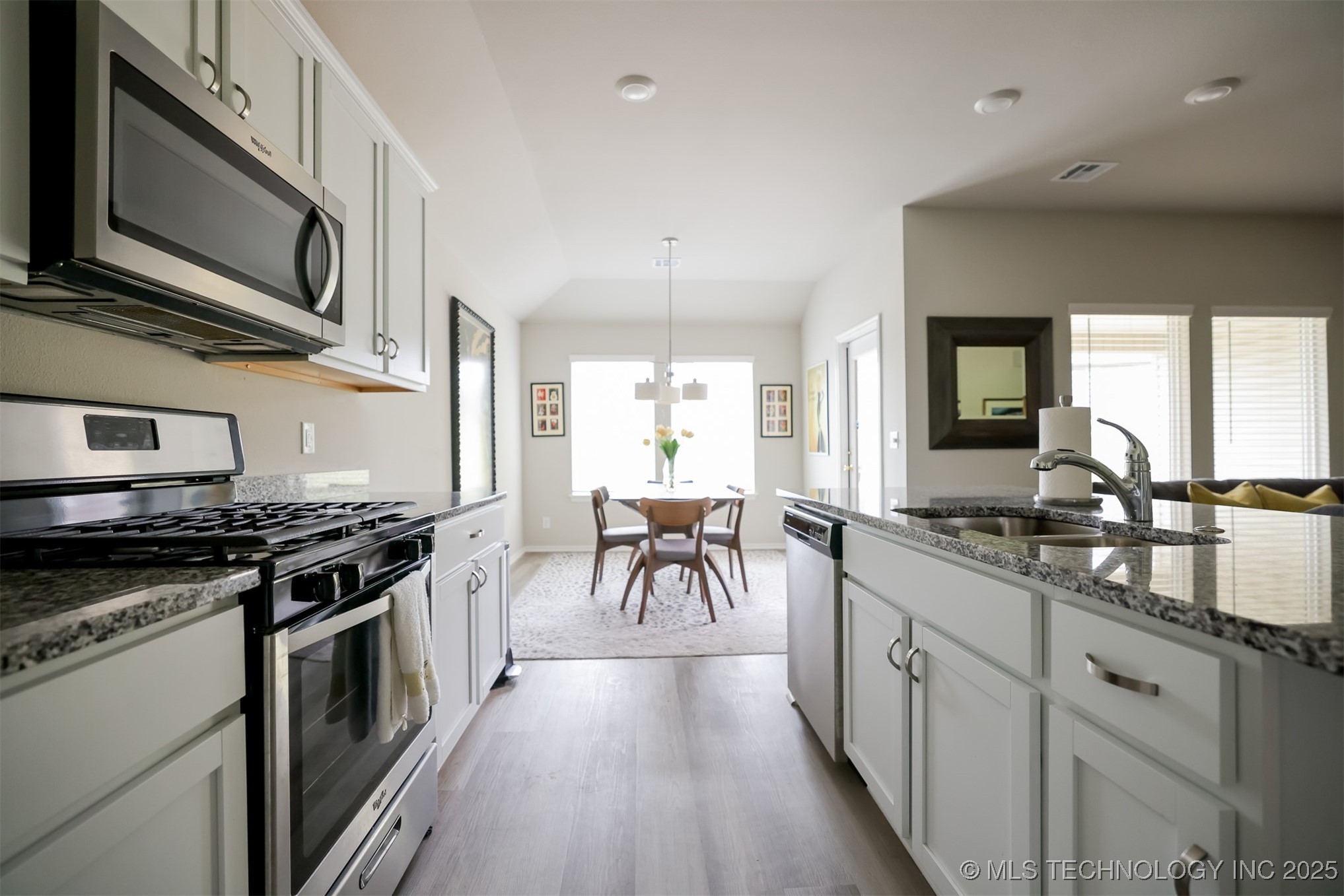 3305 N 24th West Avenue Property Photo 9